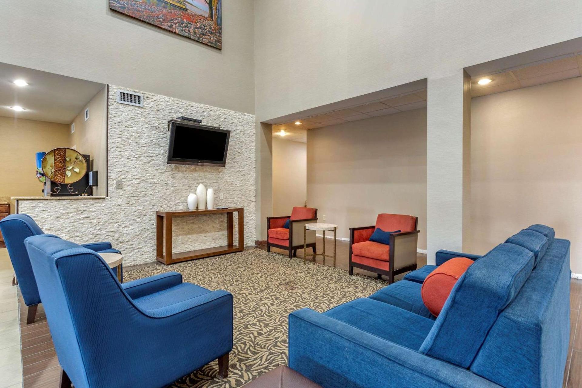 Comfort Suites Cordova photo 27