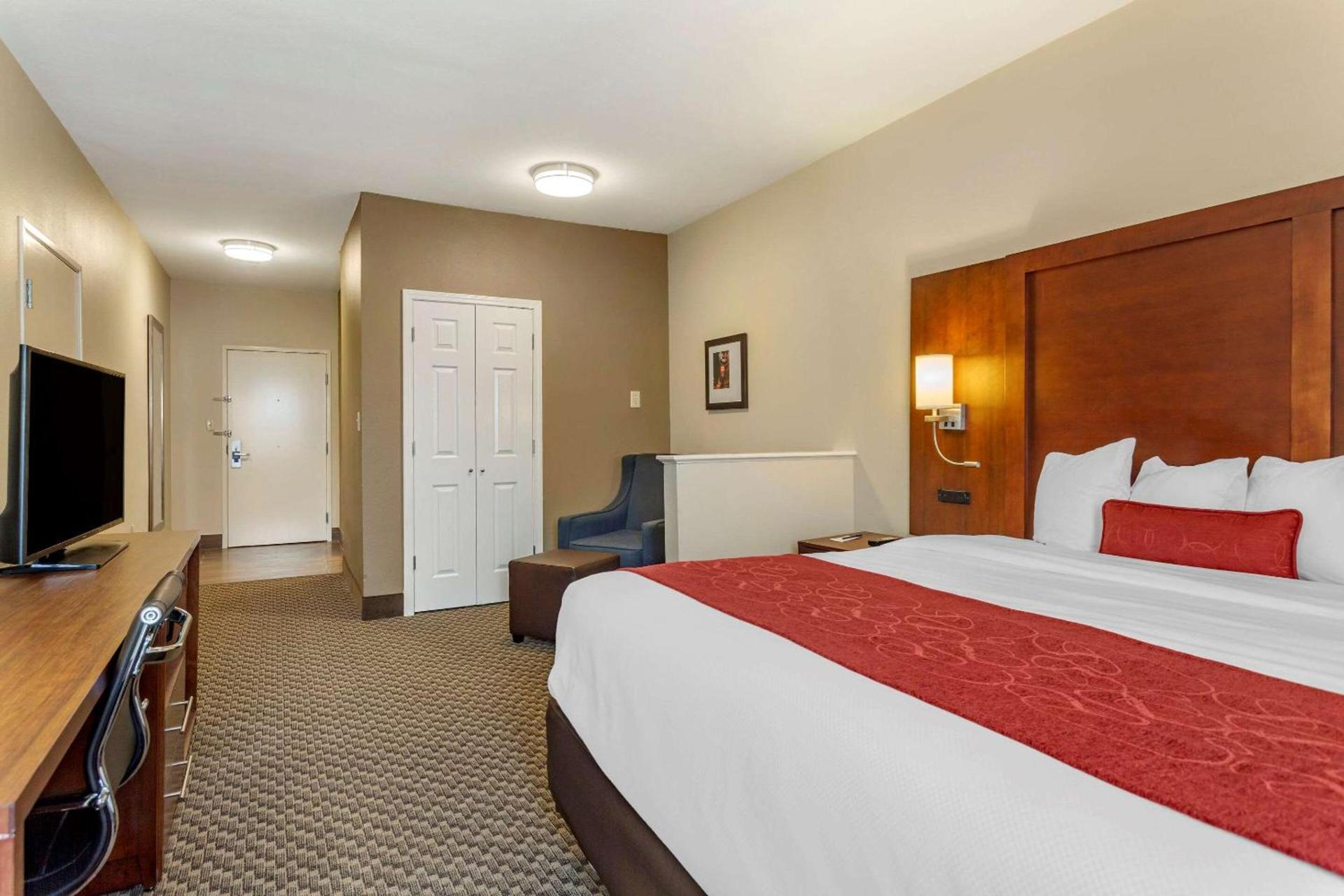 Comfort Suites Cordova photo 15