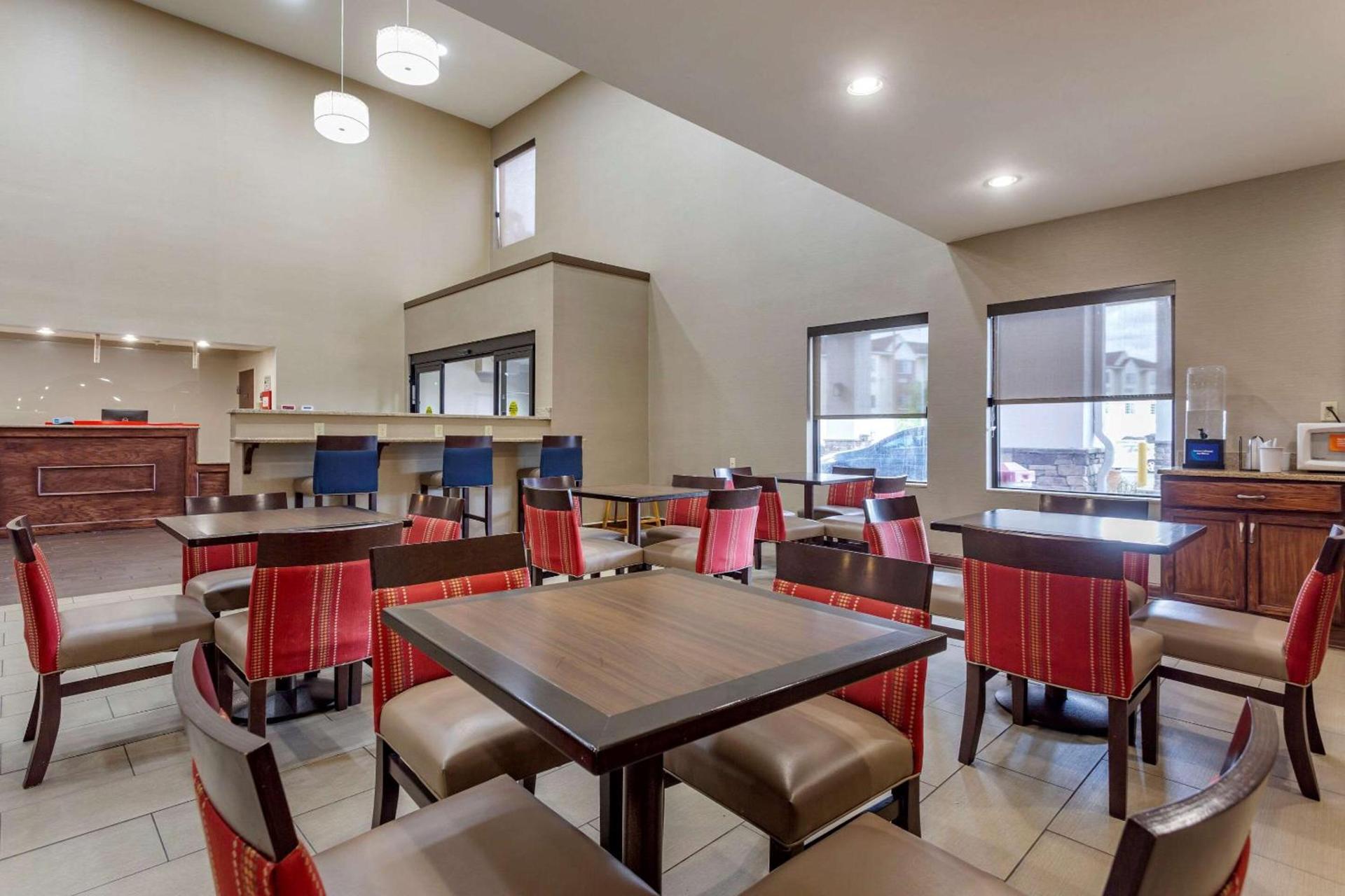 Comfort Suites Cordova photo 6