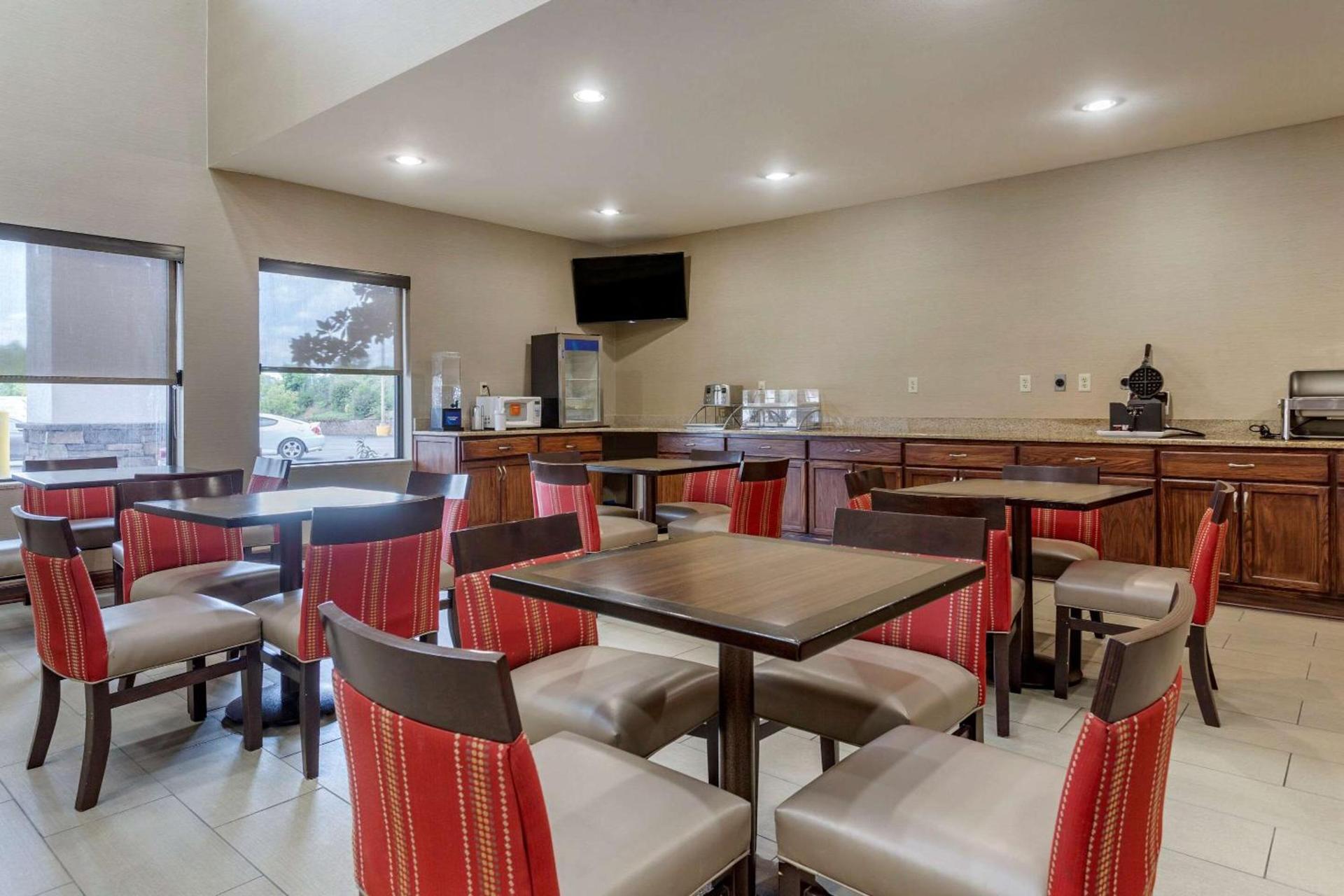 Comfort Suites Cordova photo 3