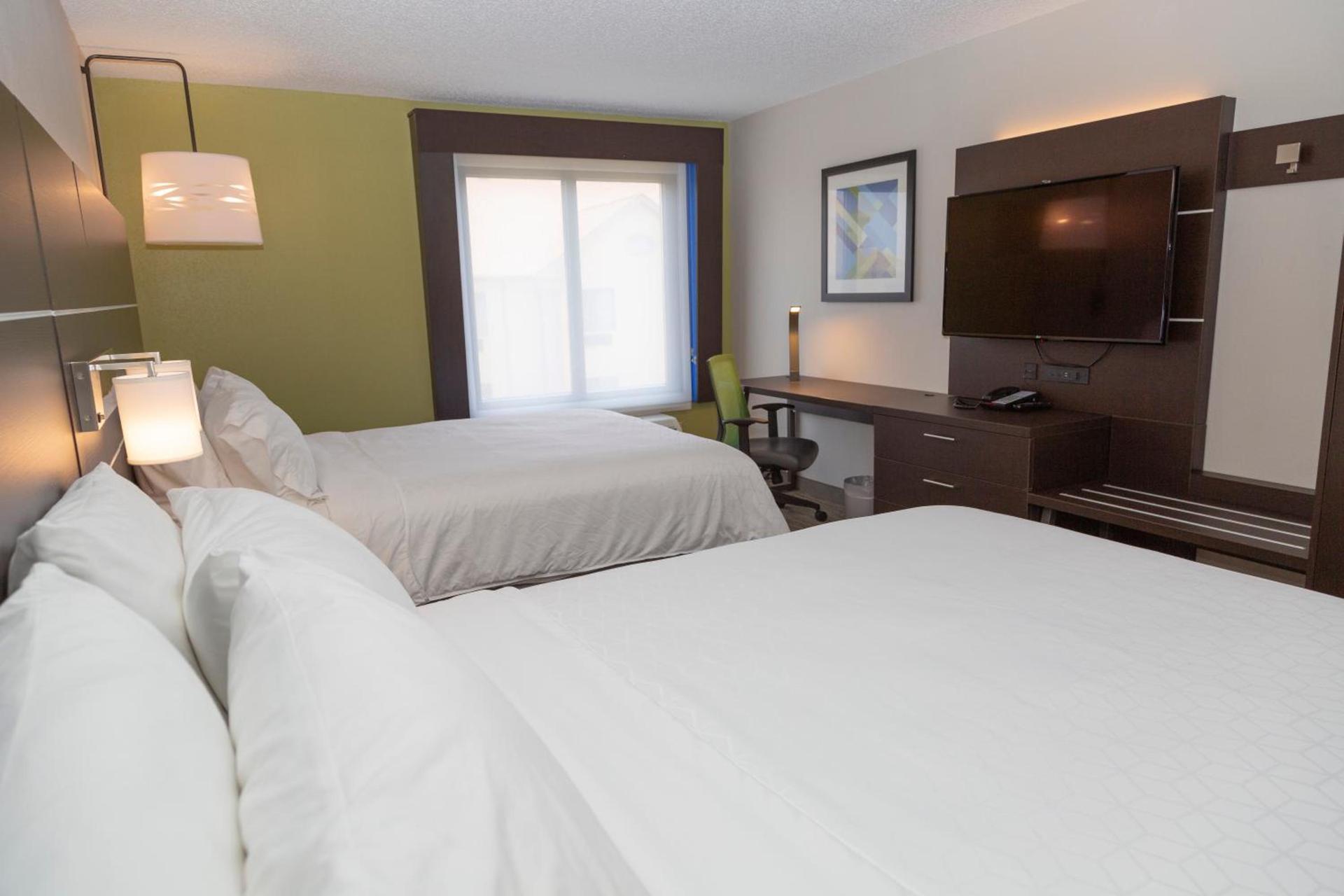 Holiday Inn Express Clayton Southeast Raleigh by IHG photo 32