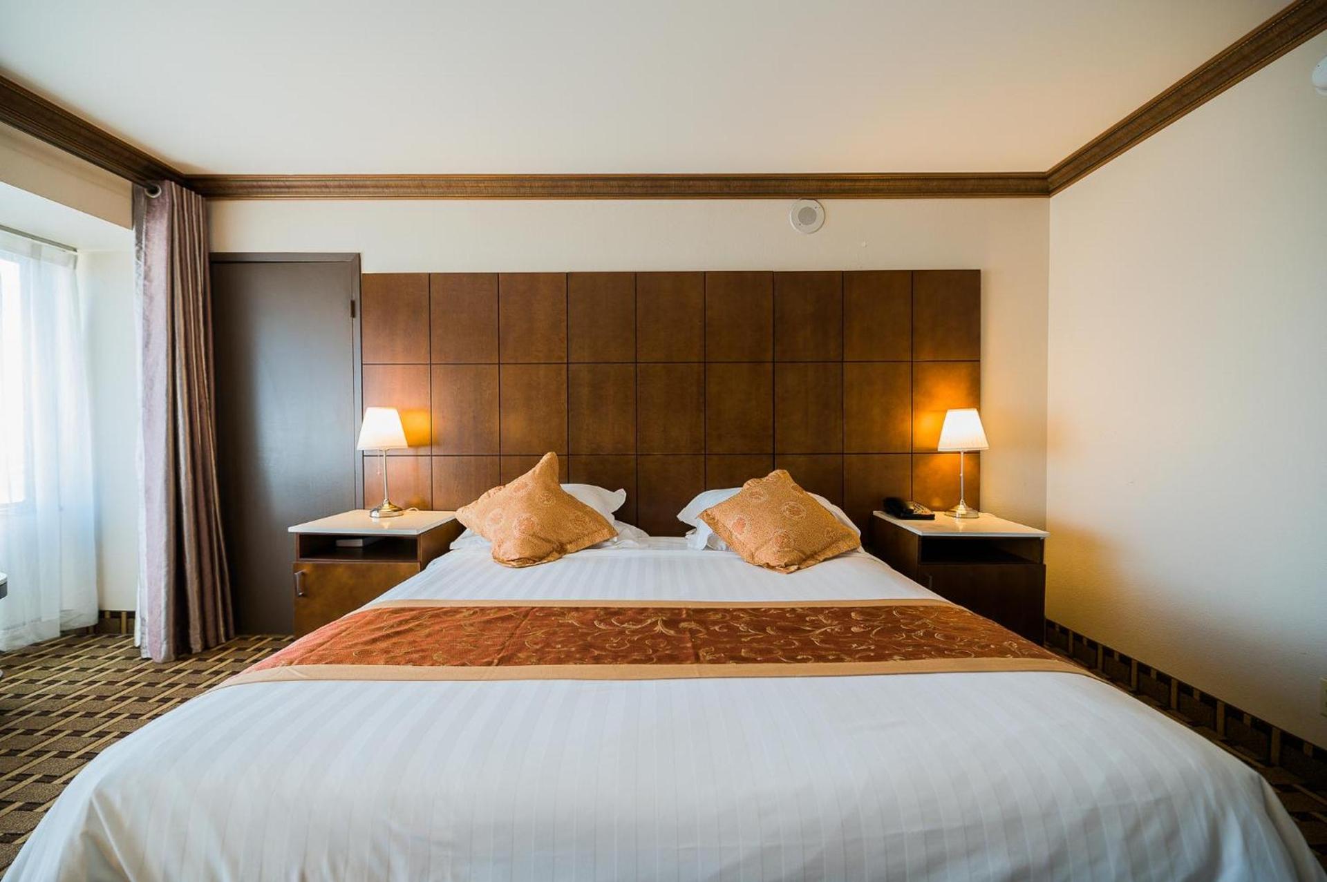 LA Crystal Hotel -Los Angeles-Long Beach Area photo 9