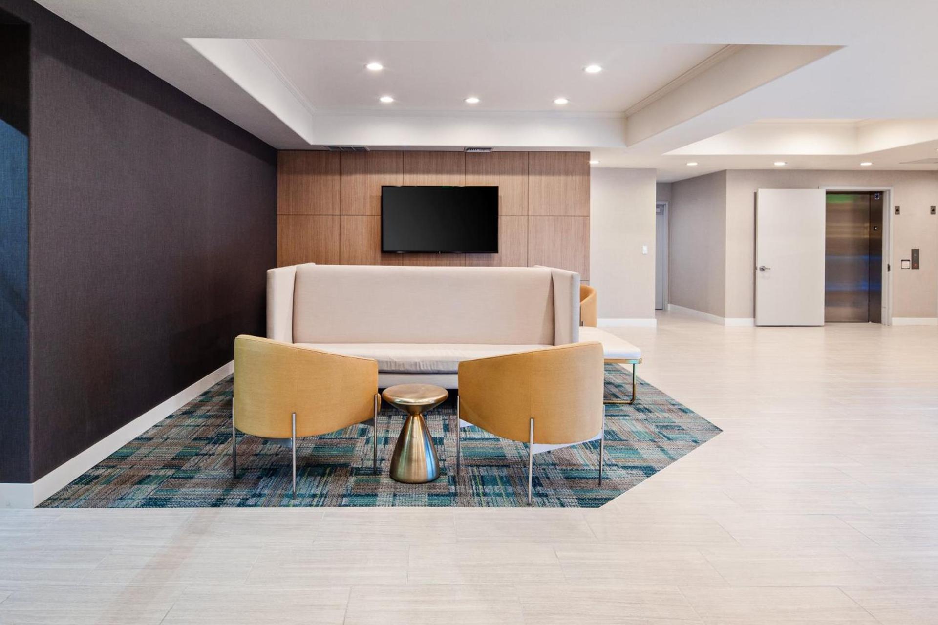 Holiday Inn Express Hollywood Walk of Fame by IHG photo 7
