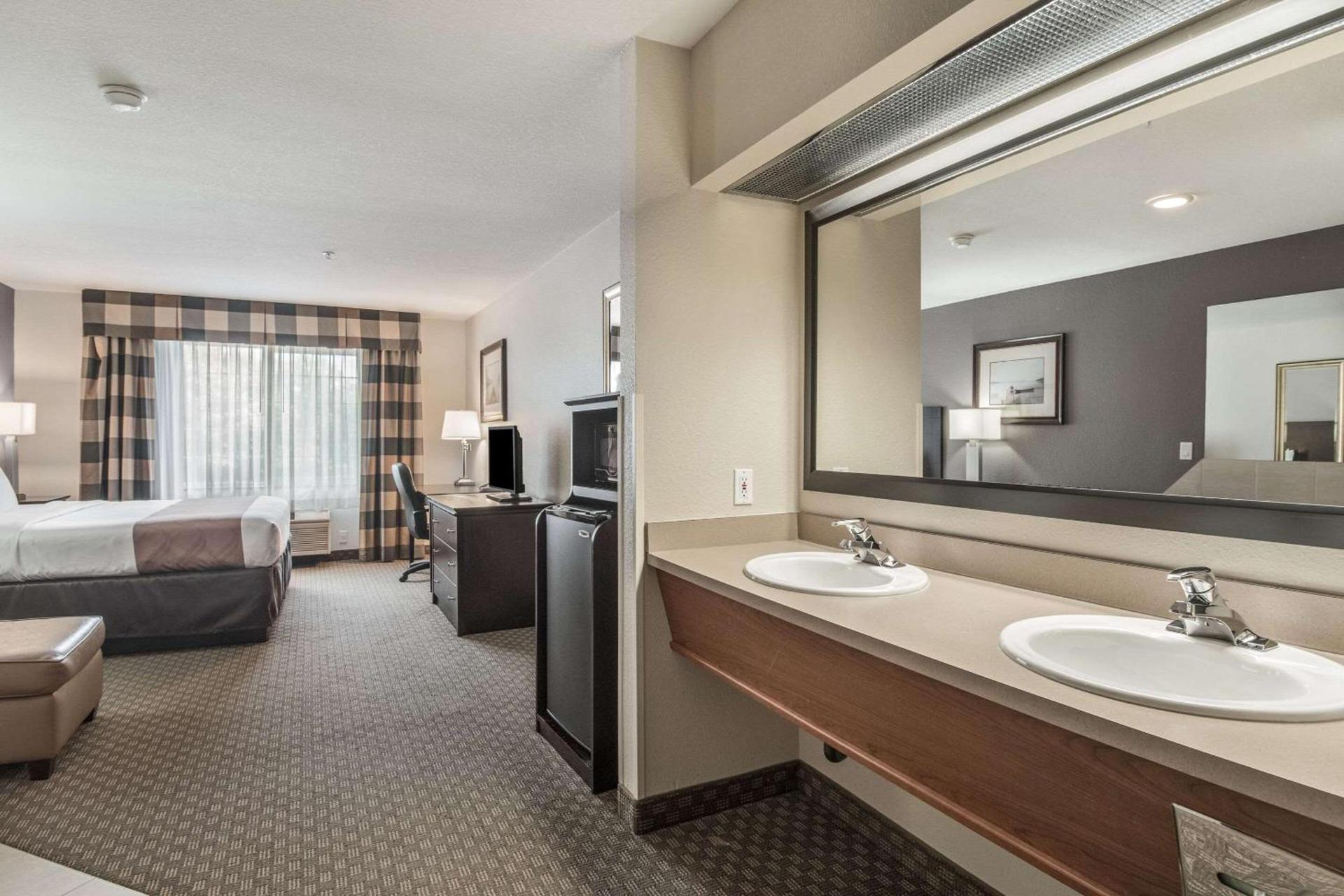 Quality Inn photo 38