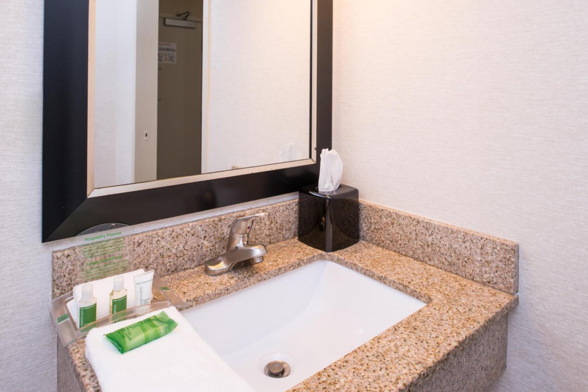Doubletree By Hilton Concord Downtown photo 26