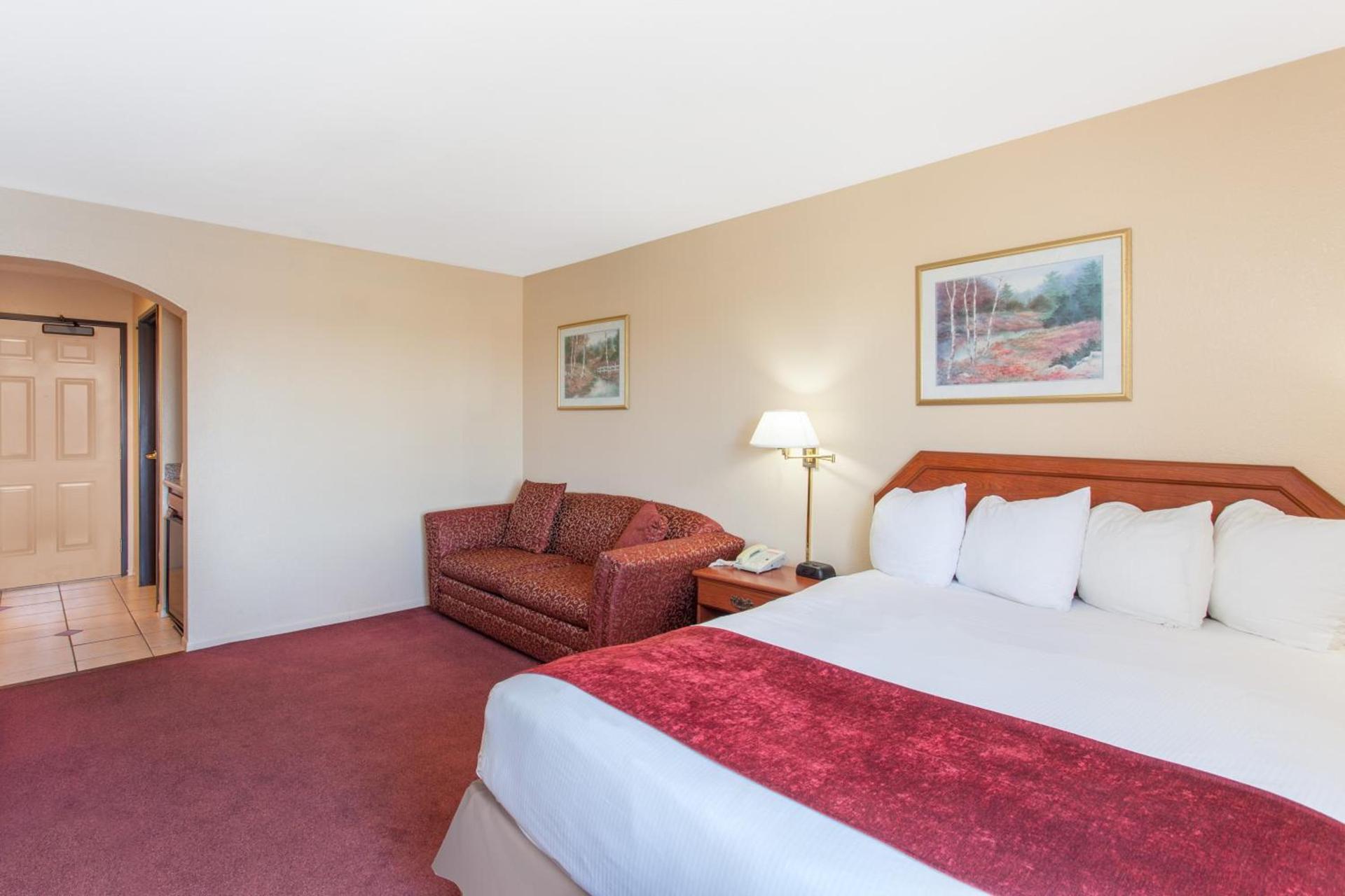 Ramada by Wyndham Fresno Northwest photo 34
