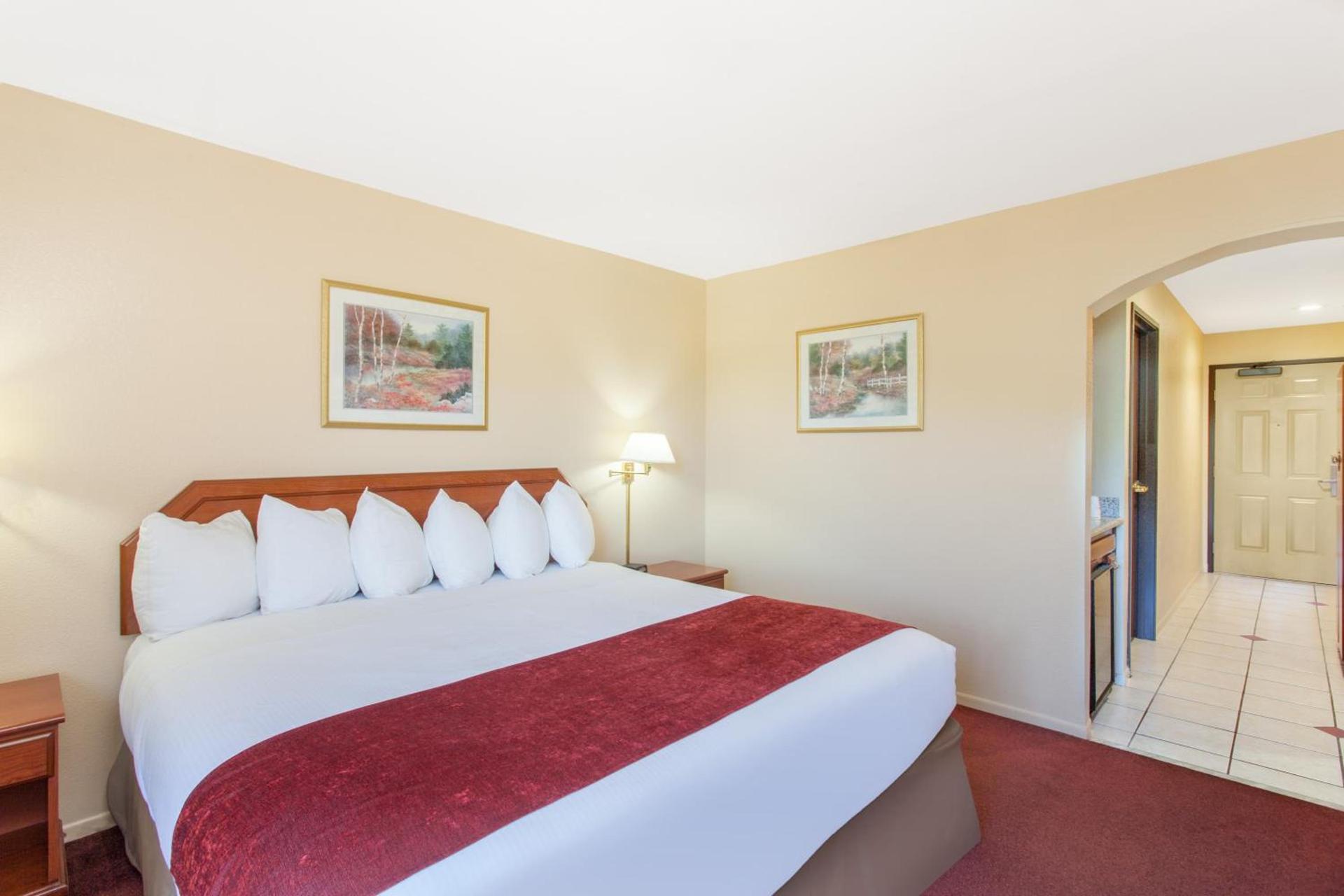 Ramada by Wyndham Fresno Northwest photo 4