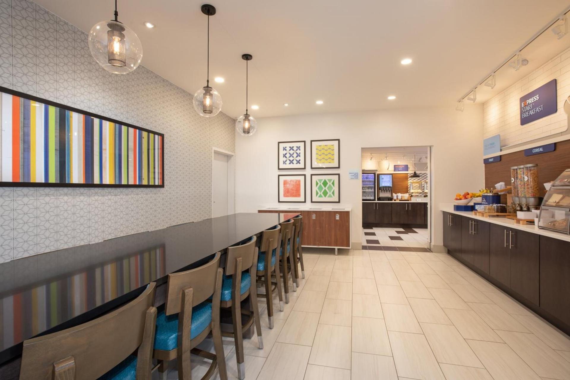 Holiday Inn Express Monterey - Cannery Row by IHG photo 37