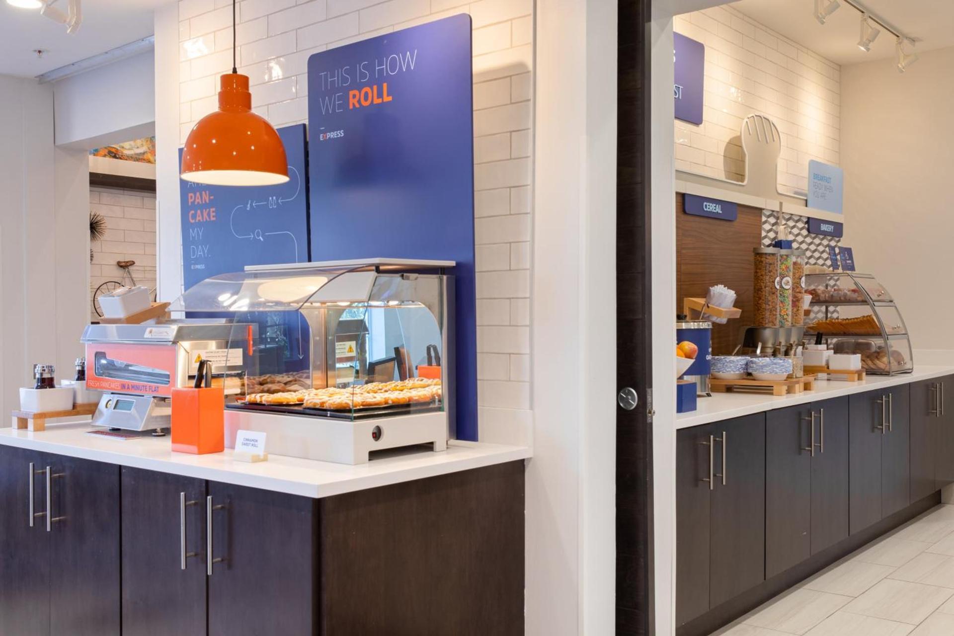 Holiday Inn Express Monterey - Cannery Row by IHG photo 21