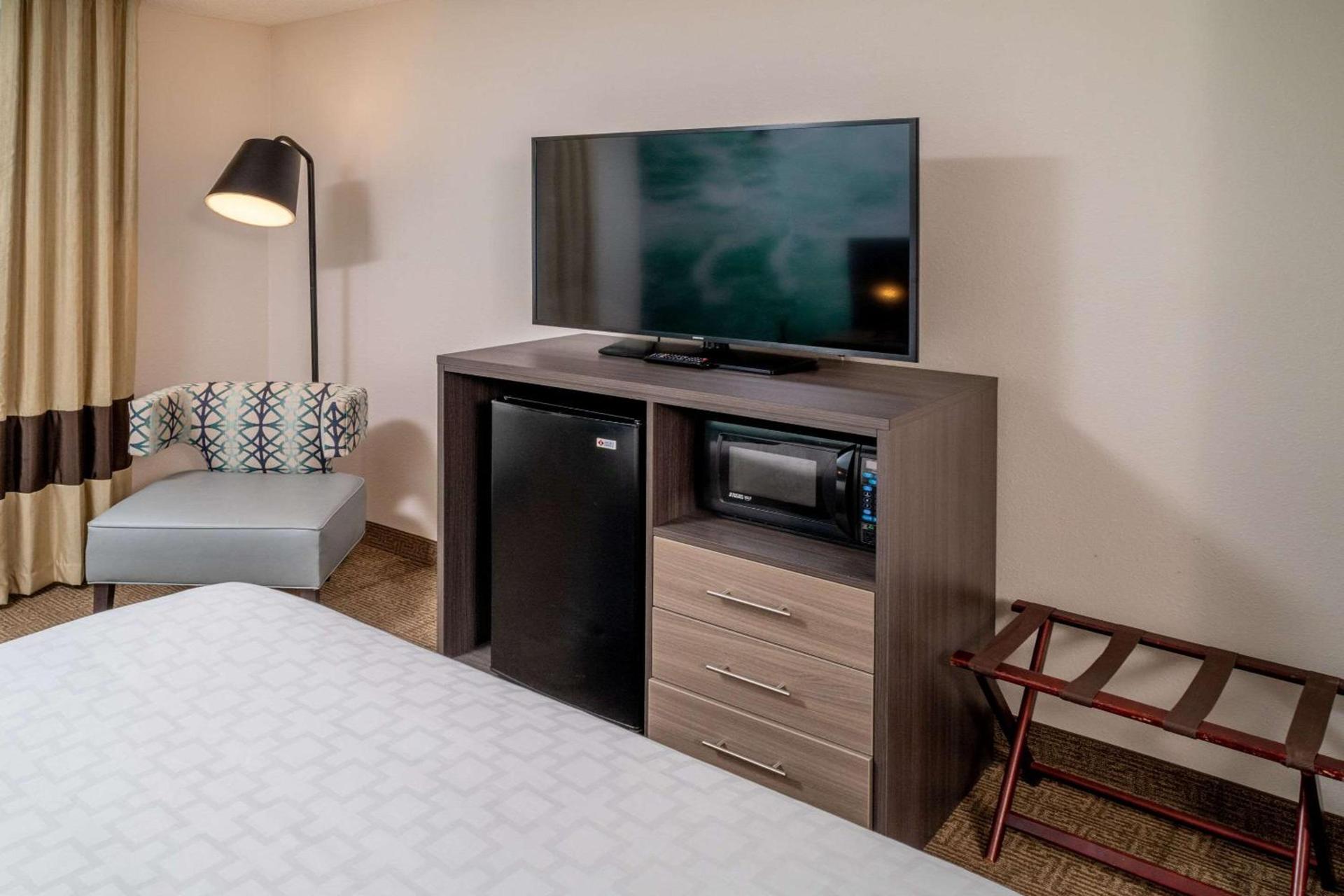Clarion Pointe Beckley photo 7