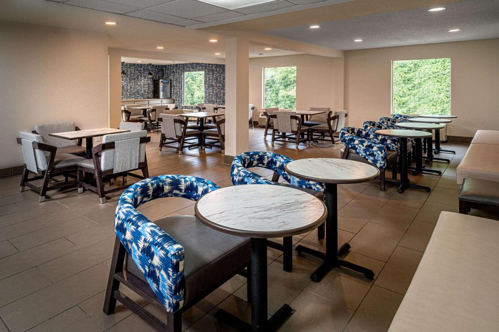 Clarion Pointe Beckley photo 4