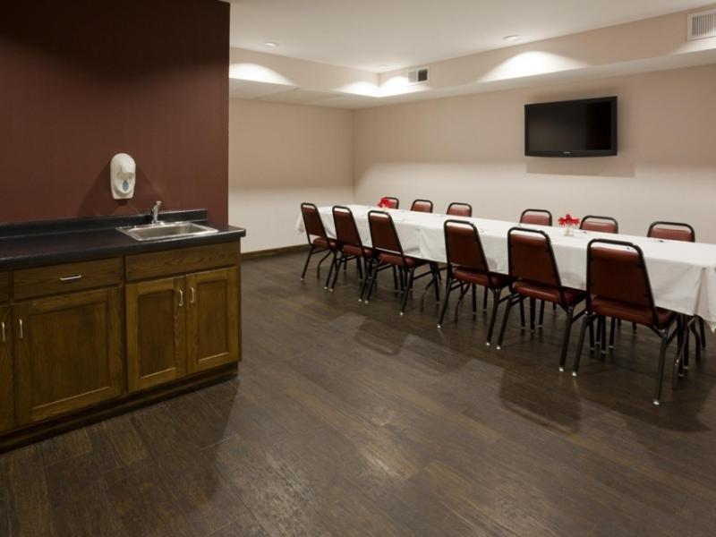 American Inn & Suites photo 17