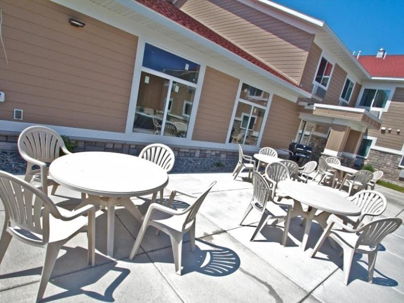 American Inn & Suites photo 18