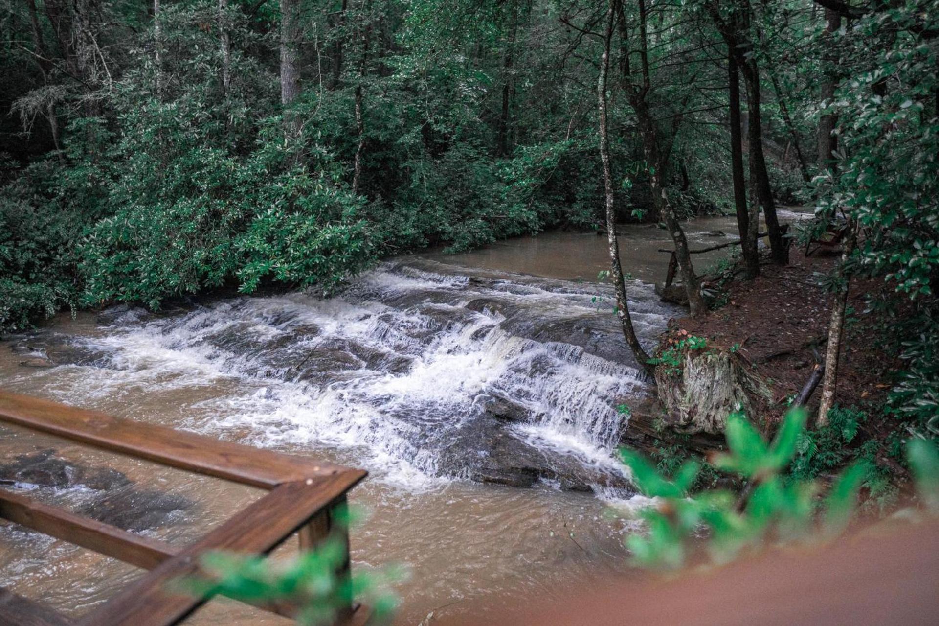 Cascades Inn photo 17
