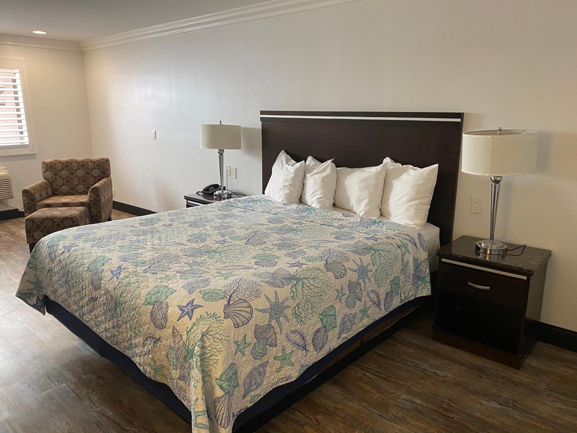 Ocean Surf Inn & Suites photo 86