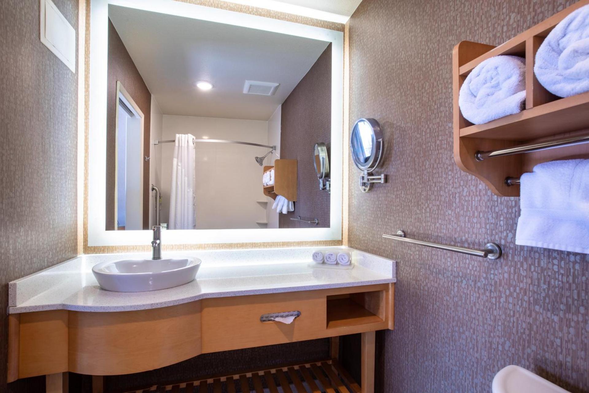 Holiday Inn Express Monterey - Cannery Row by IHG photo 31