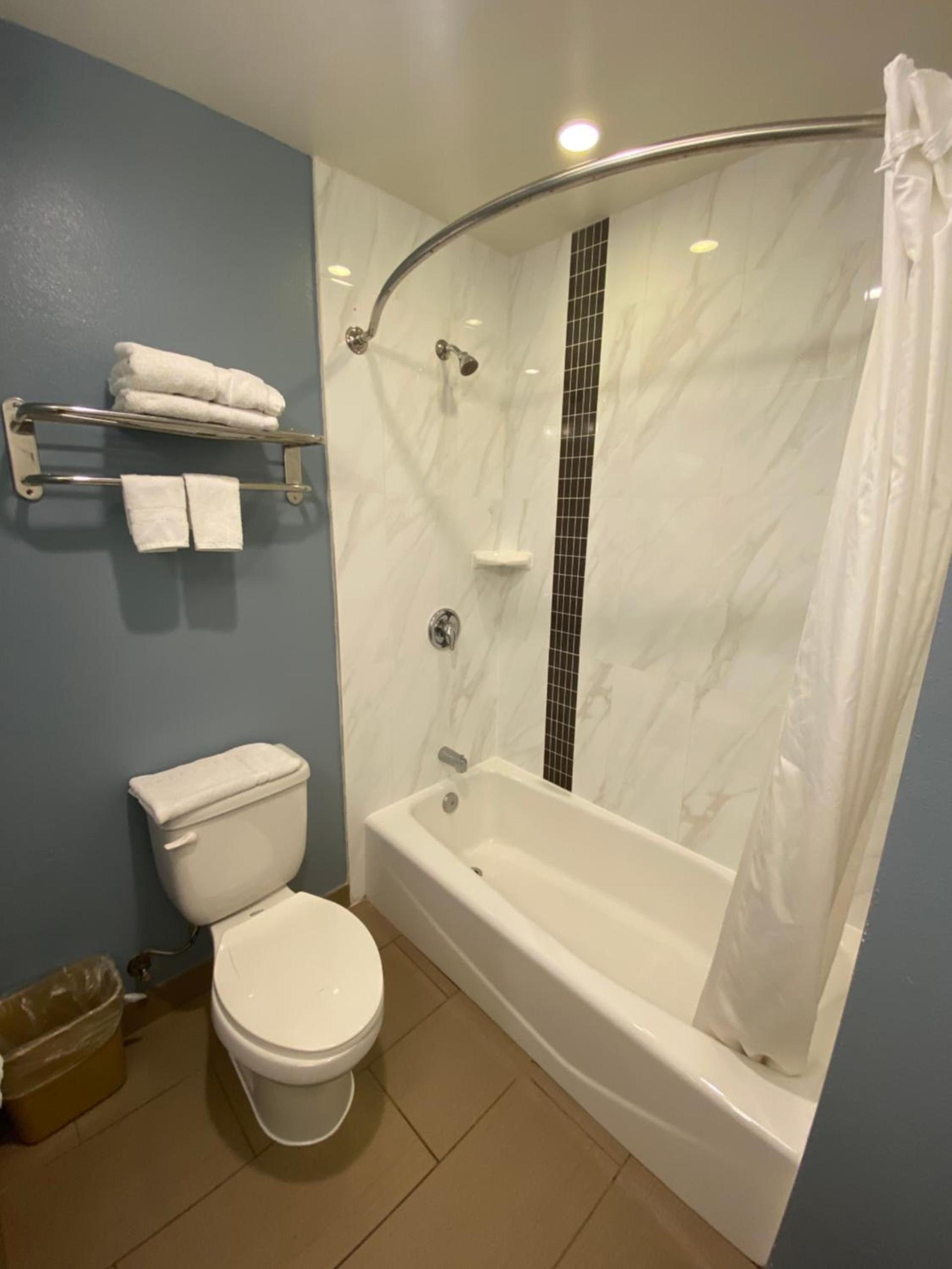 Ocean Surf Inn & Suites photo 81