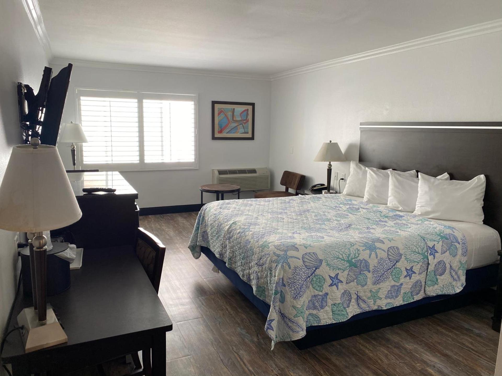Ocean Surf Inn & Suites photo 75