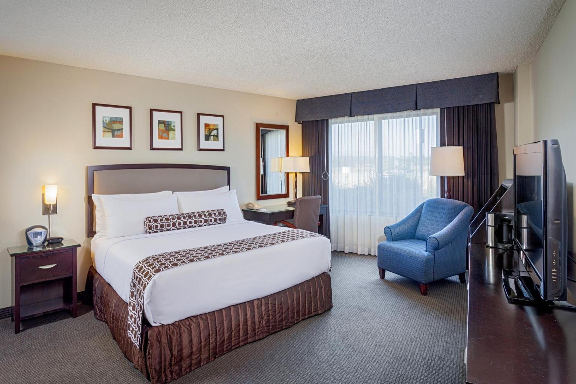 Concord Plaza Hotel photo 61
