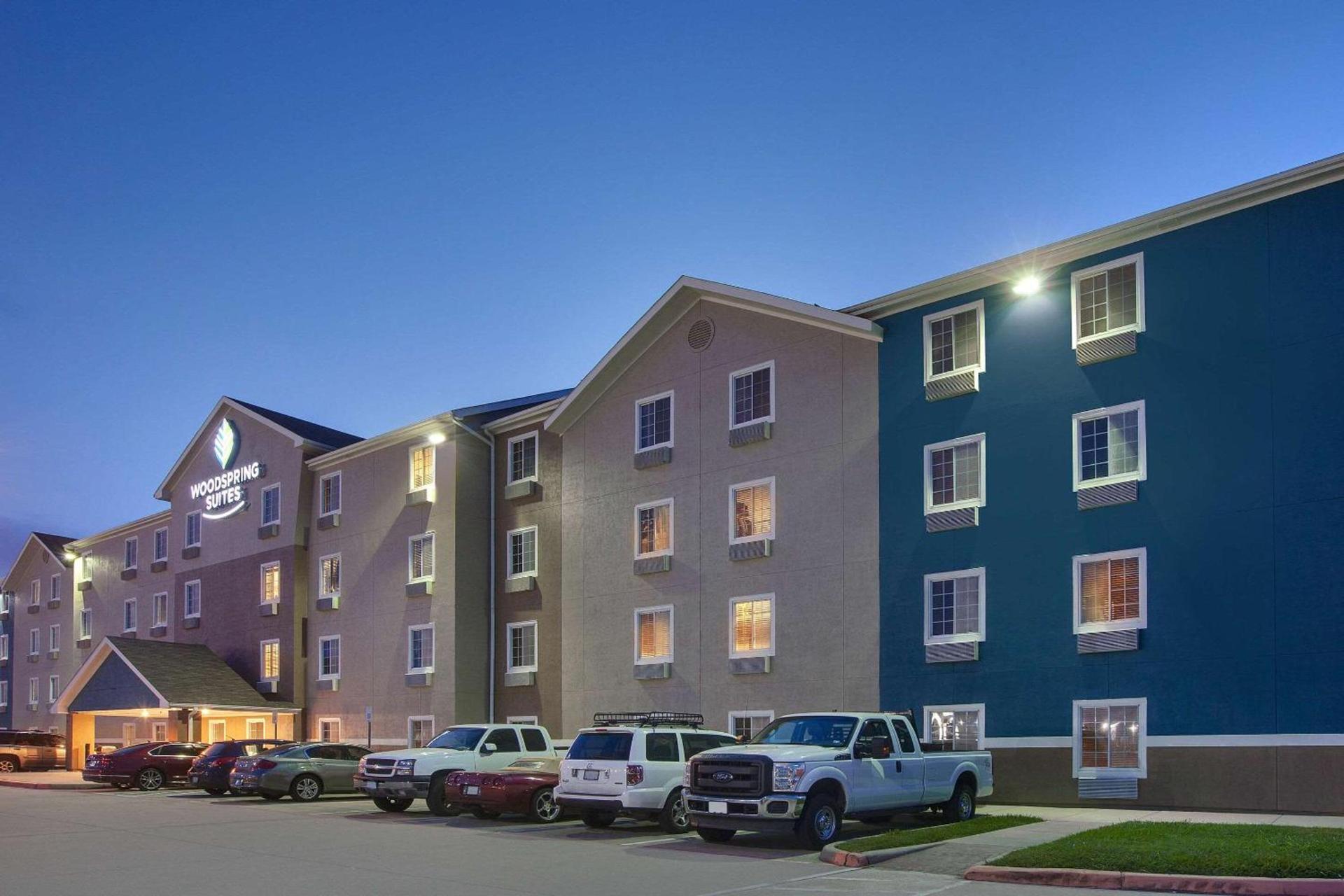 WoodSpring Suites Texas City photo 4