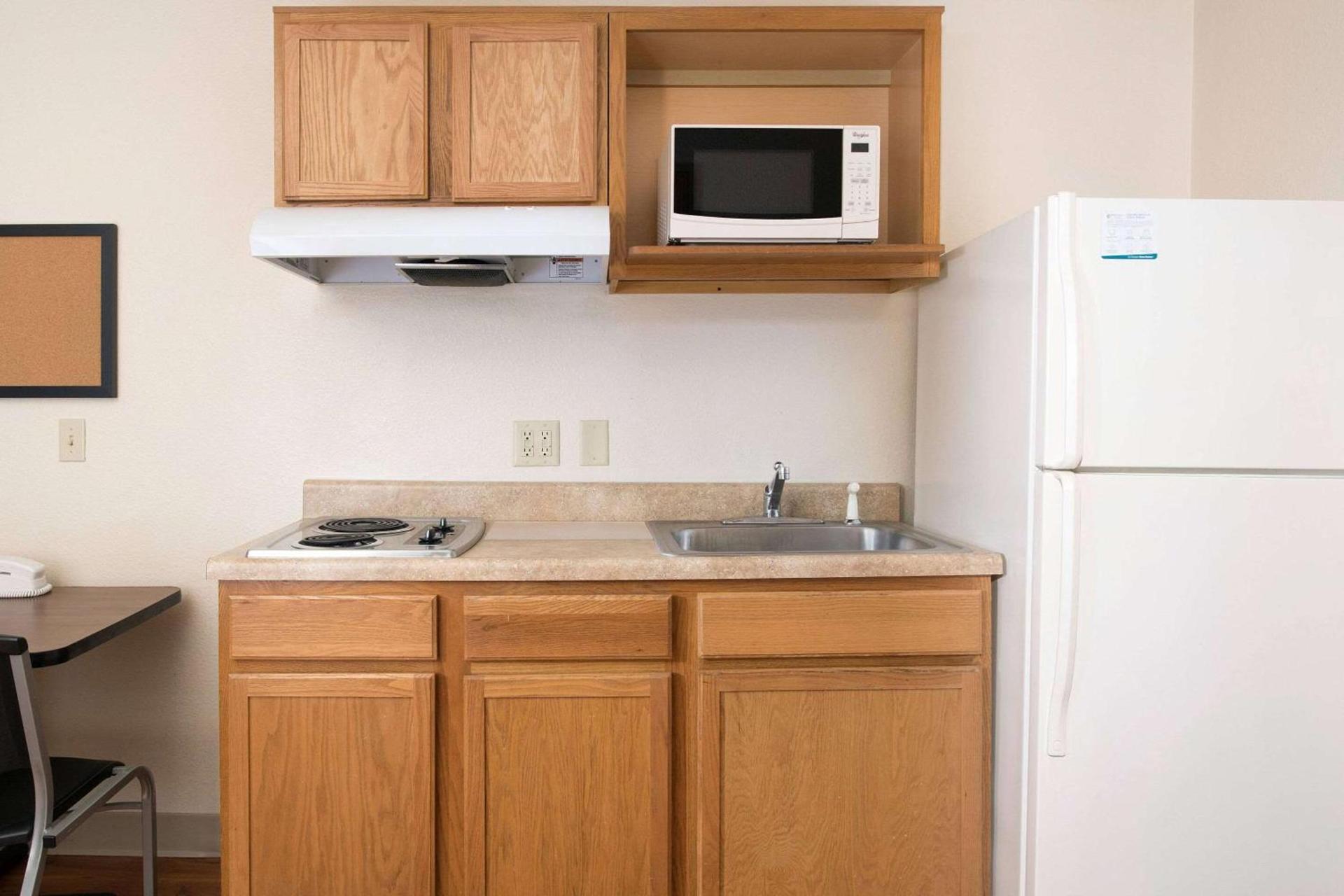 WoodSpring Suites Texas City photo 7