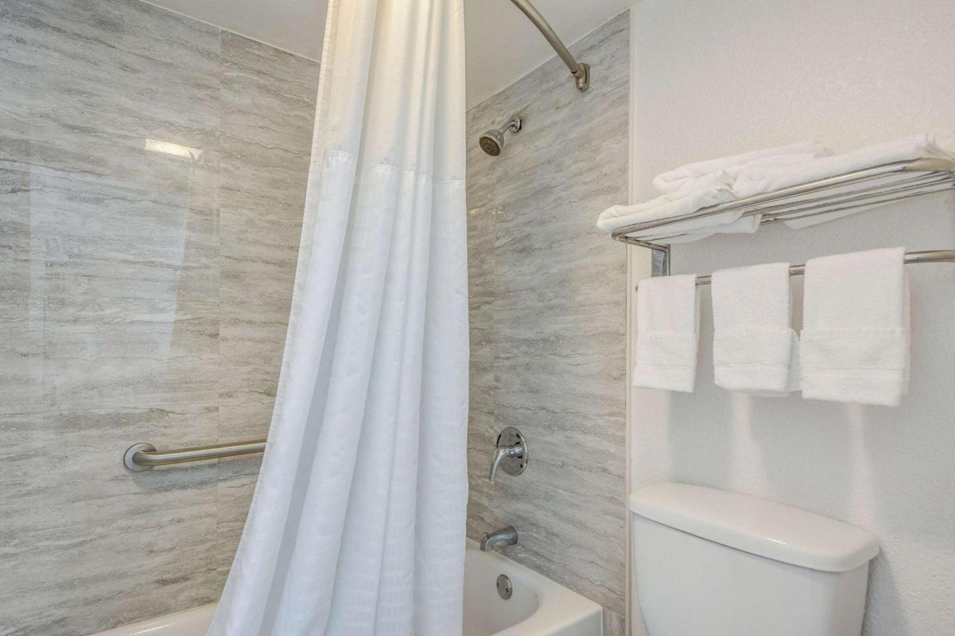 Rodeway Inn Port Richey North photo 24