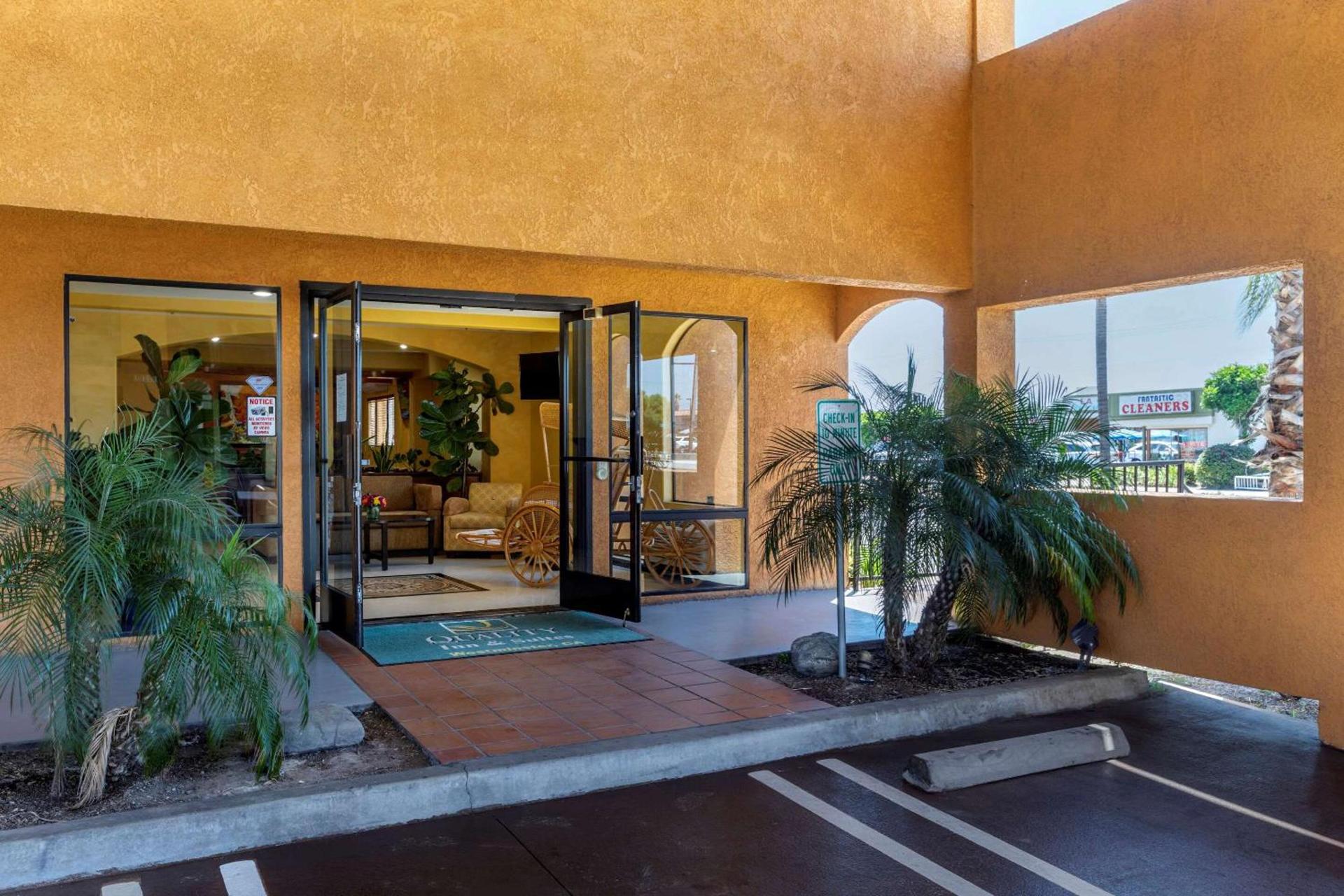 Quality Inn & Suites Westminster Seal Beach photo 2