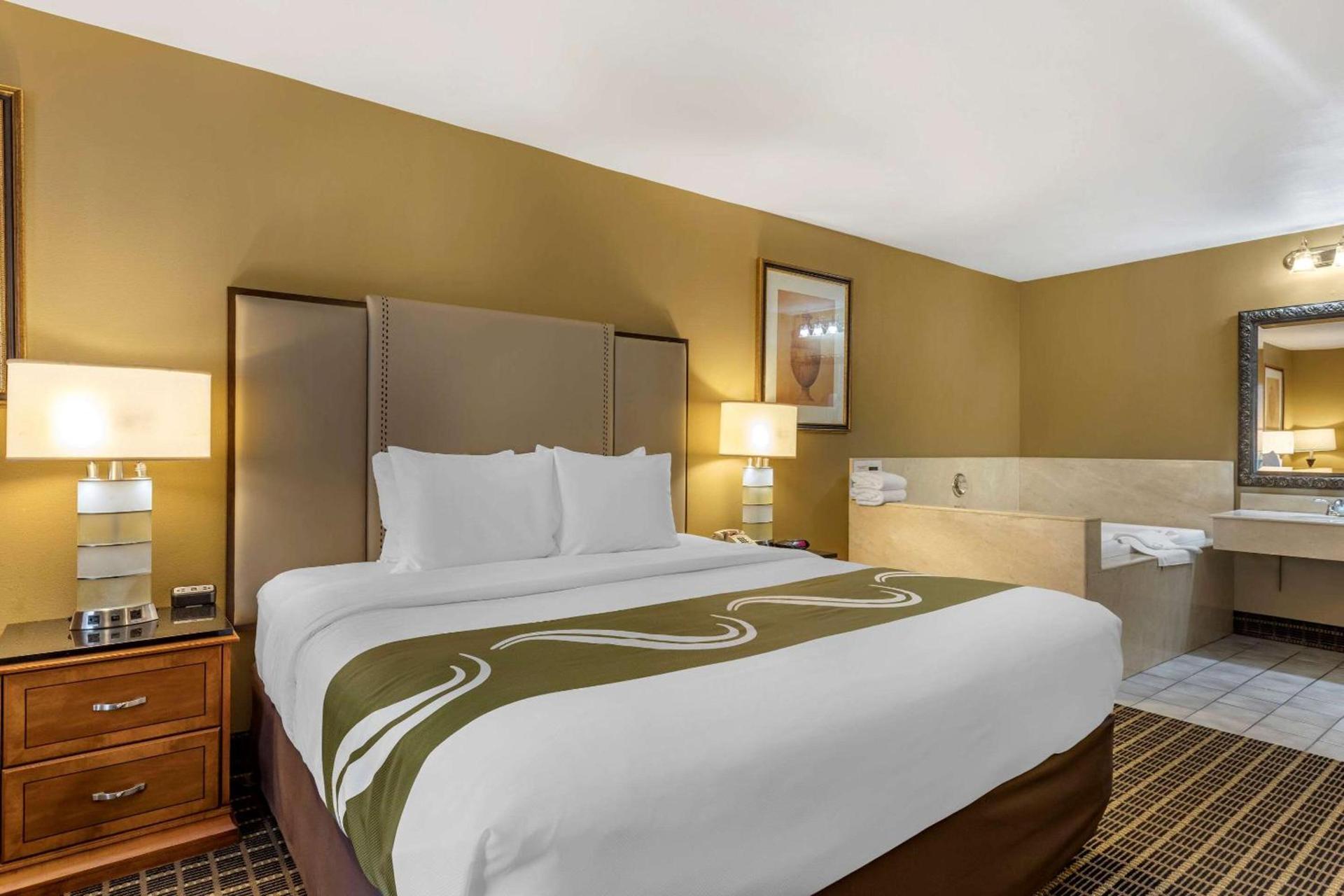 Quality Inn & Suites Westminster Seal Beach photo 9