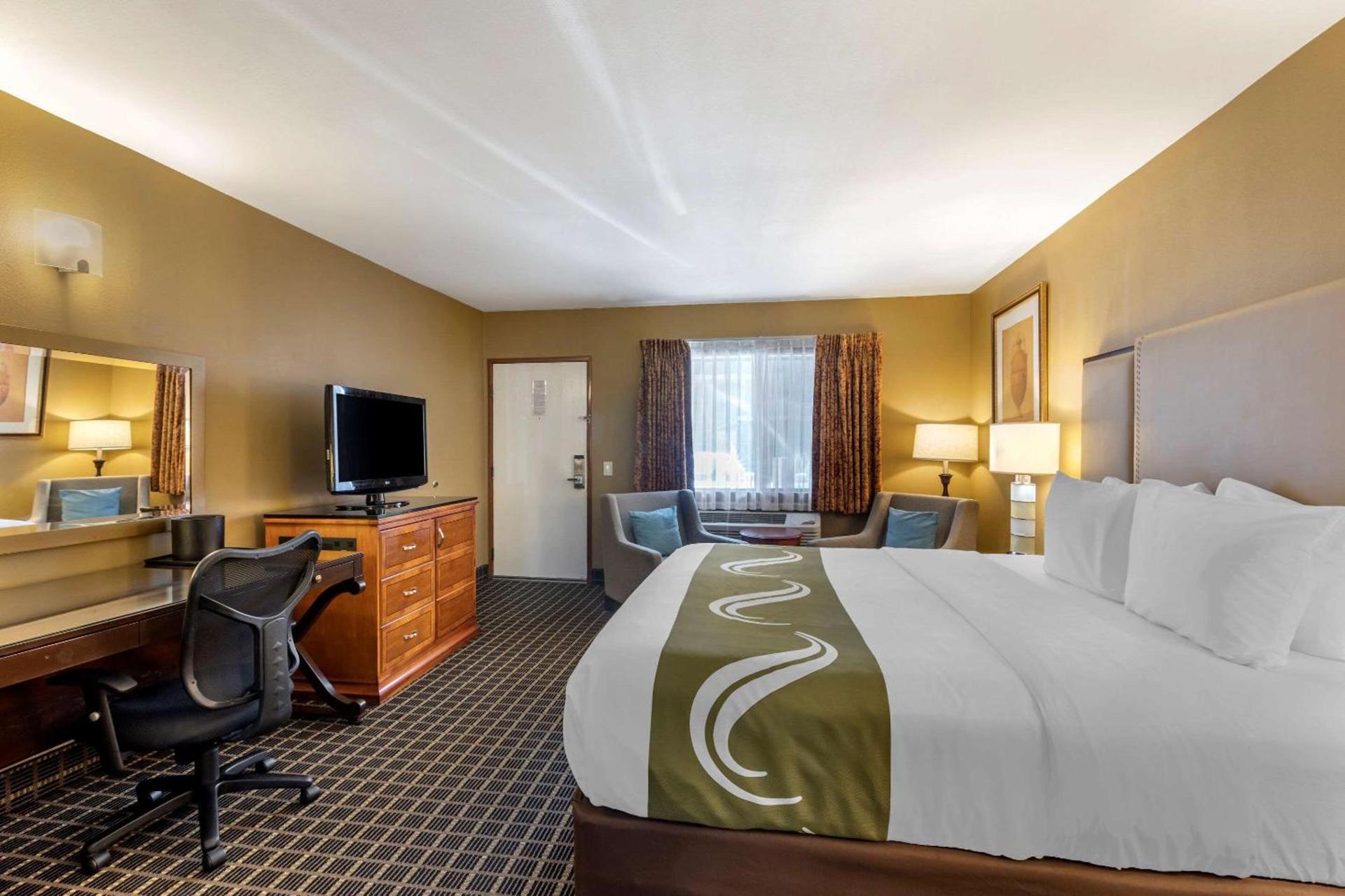 Quality Inn & Suites Westminster Seal Beach photo 11