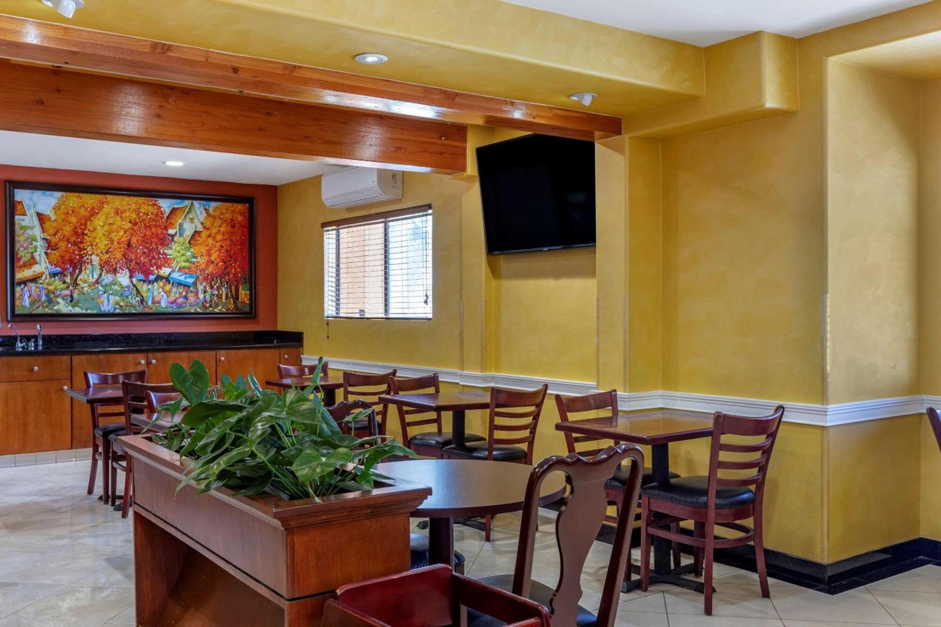 Quality Inn & Suites Westminster Seal Beach photo 22