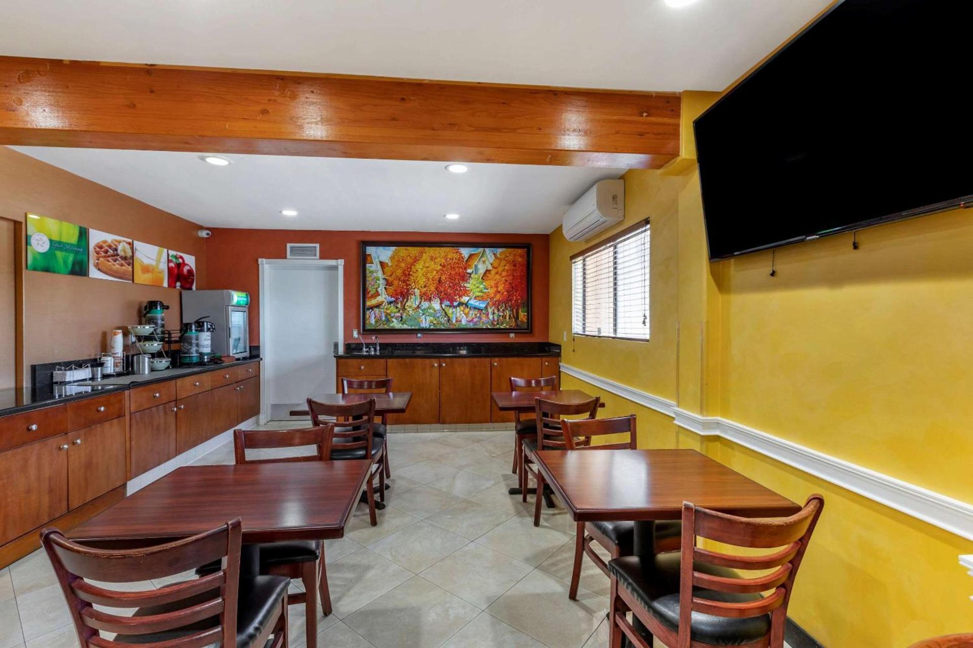 Quality Inn & Suites Westminster Seal Beach photo 20