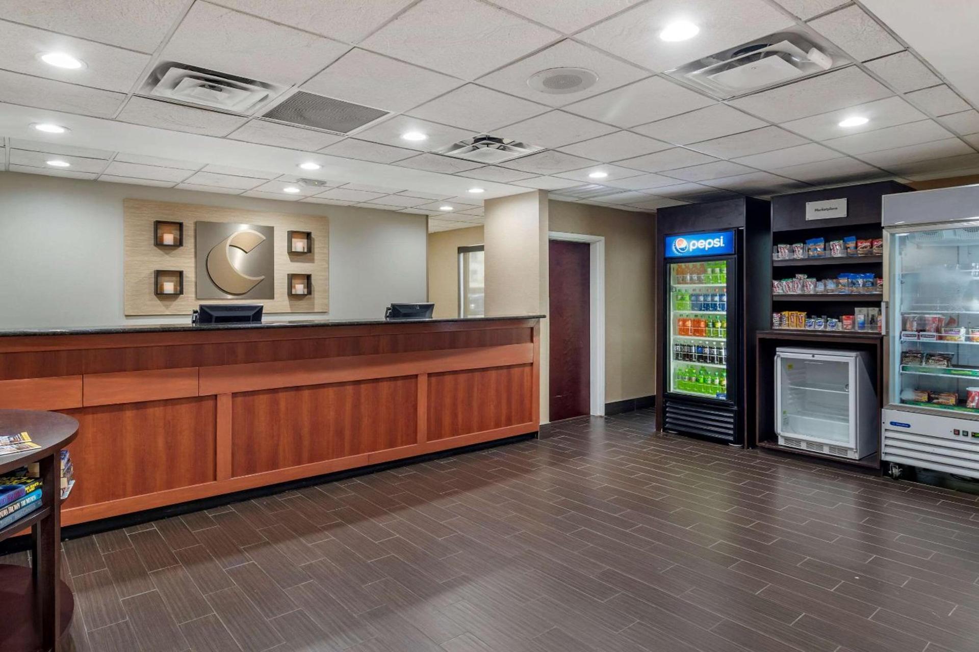 Comfort Suites Woodstock - Atlanta North photo 3