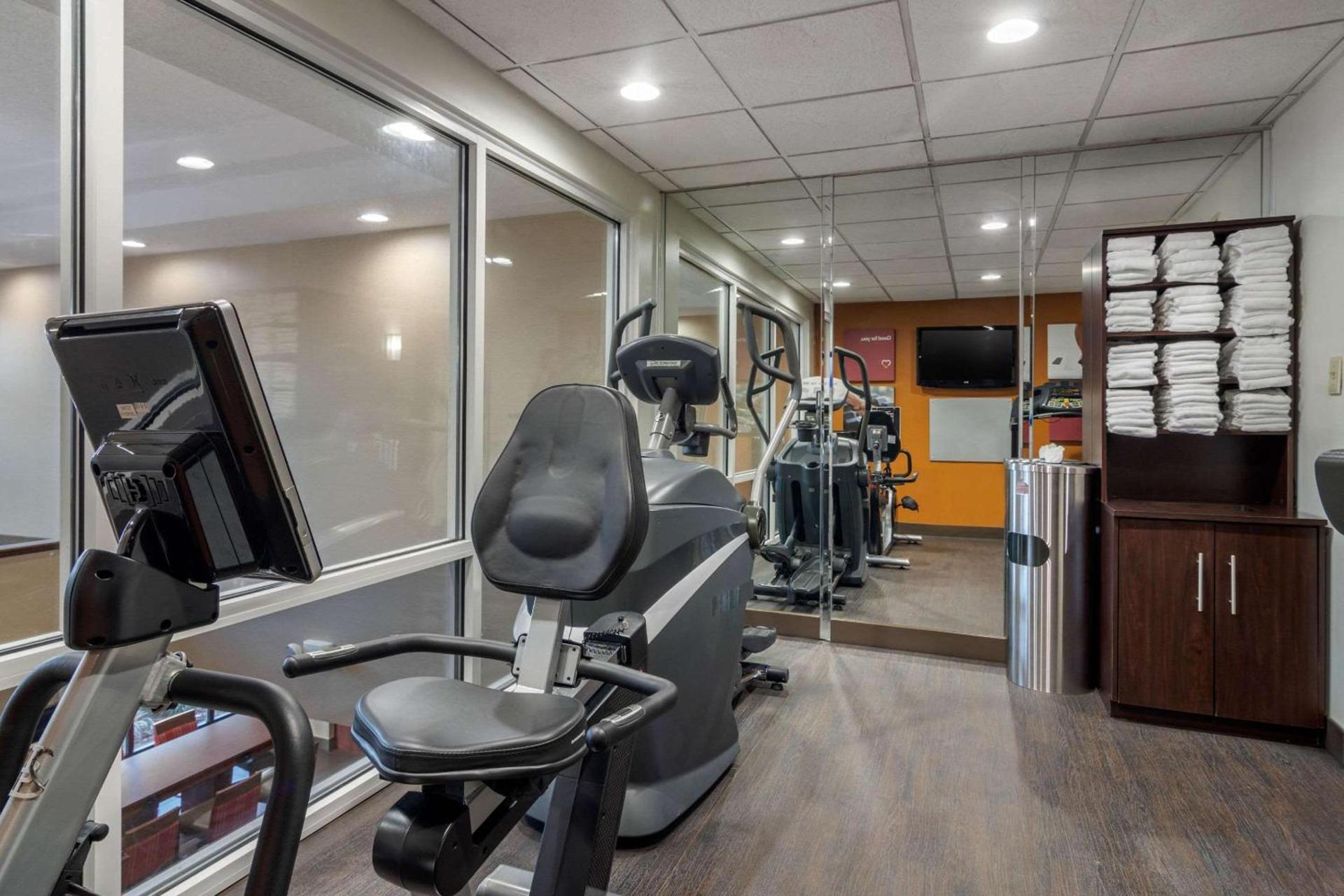 Comfort Suites Woodstock - Atlanta North photo 43