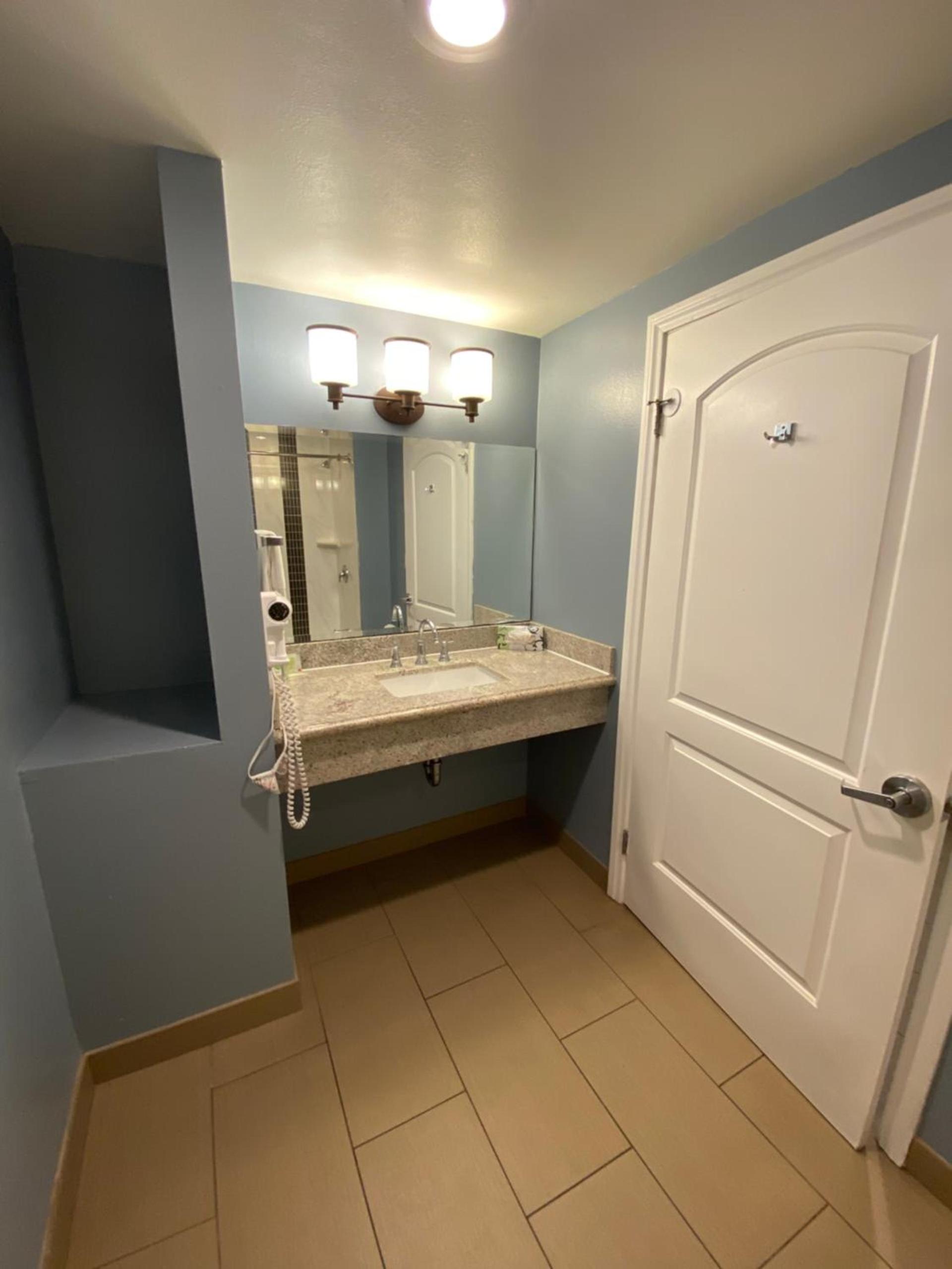 Ocean Surf Inn & Suites photo 60
