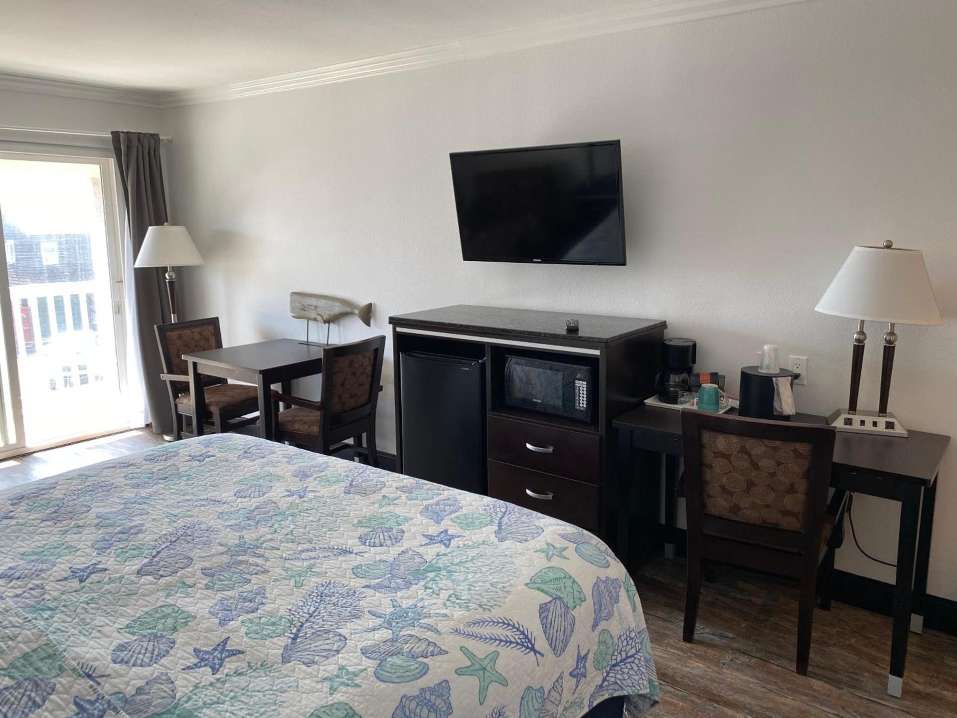 Ocean Surf Inn & Suites photo 38