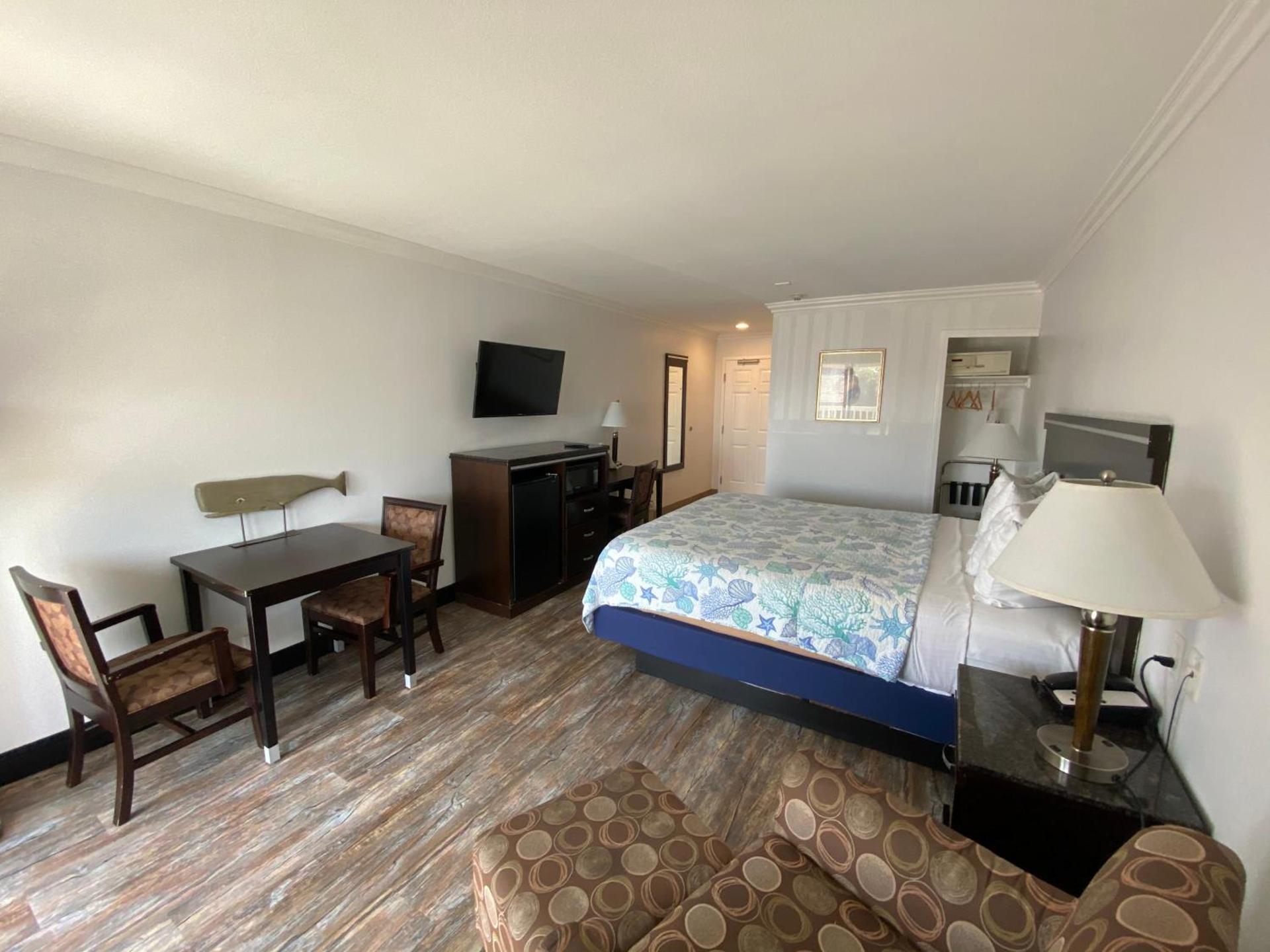 Ocean Surf Inn & Suites photo 36