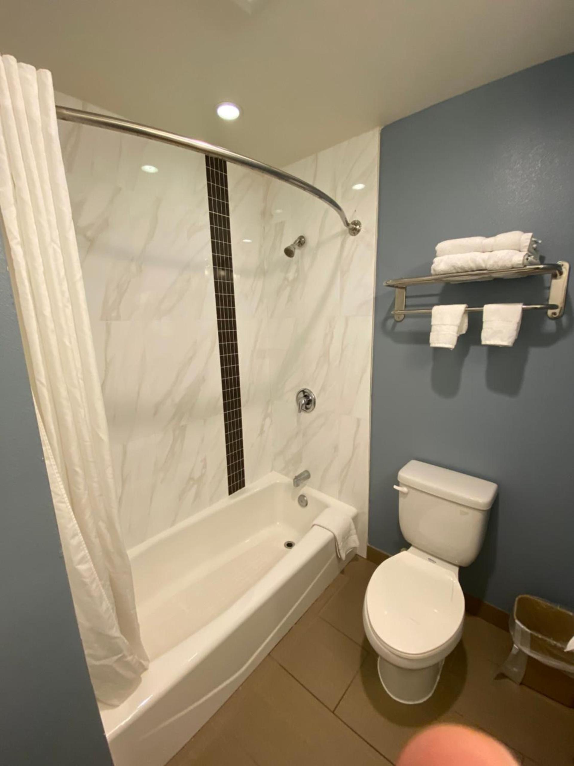 Ocean Surf Inn & Suites photo 32