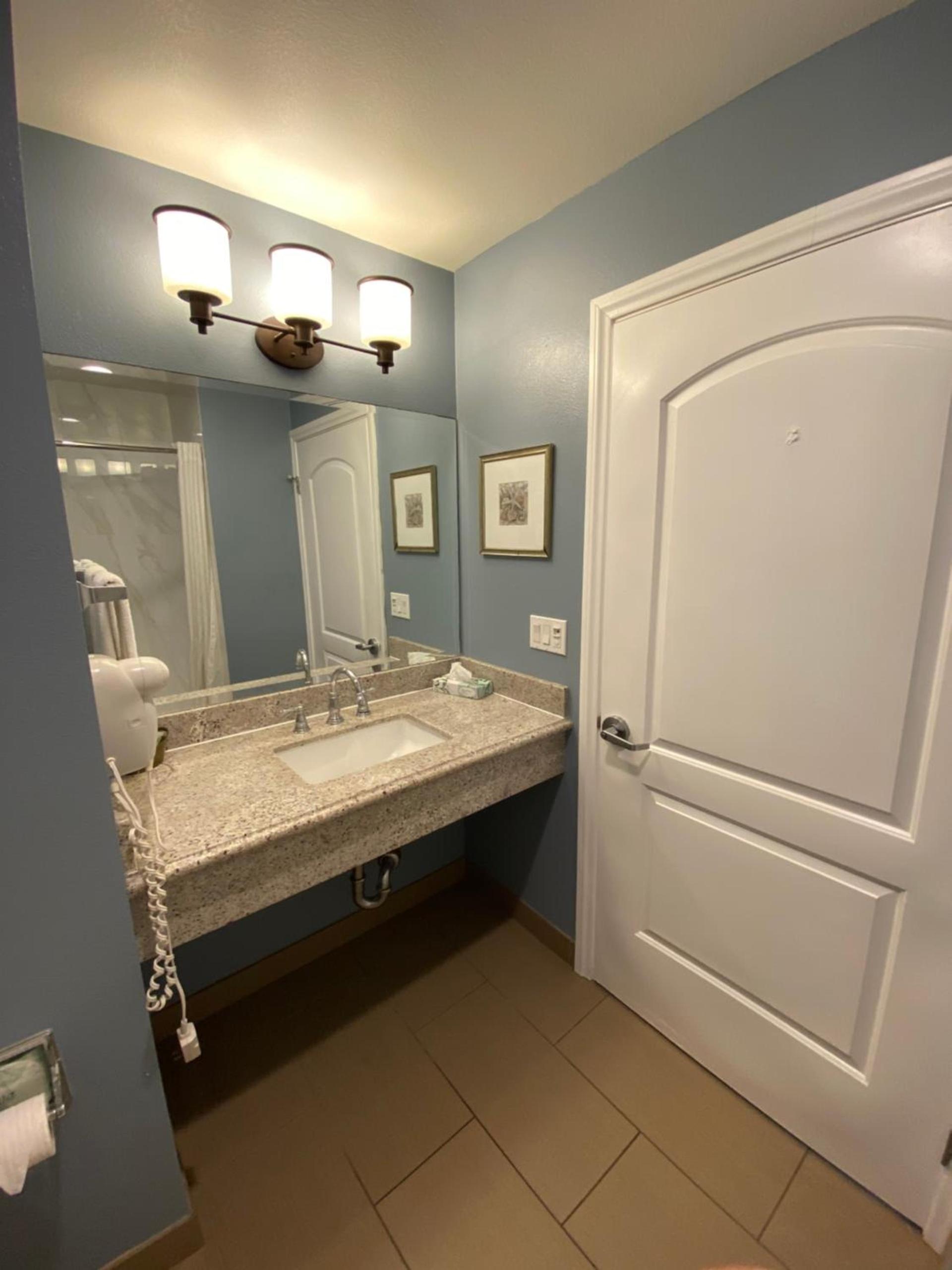 Ocean Surf Inn & Suites photo 31
