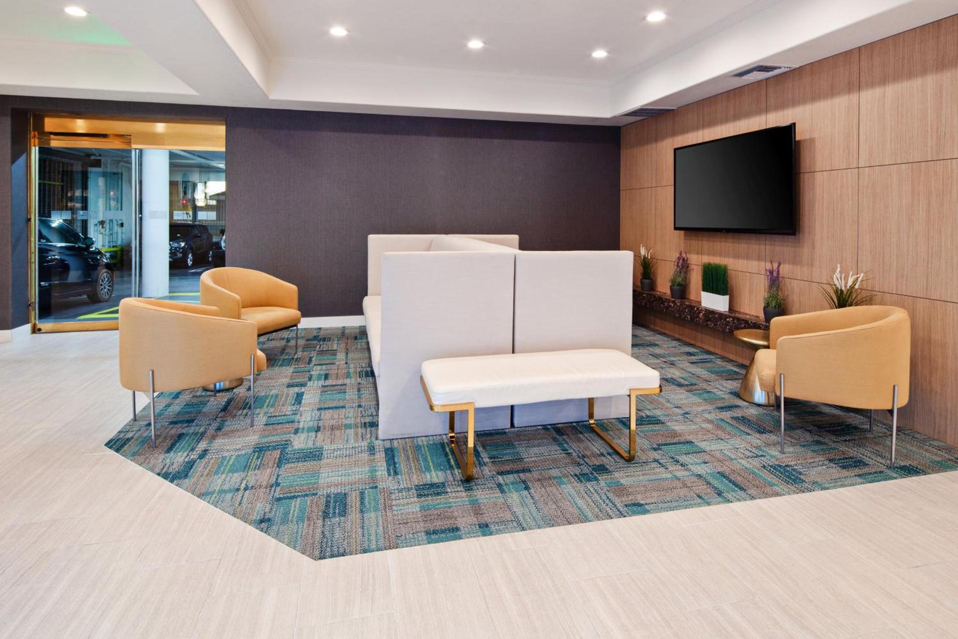 Holiday Inn Express Hollywood Walk of Fame by IHG photo 9