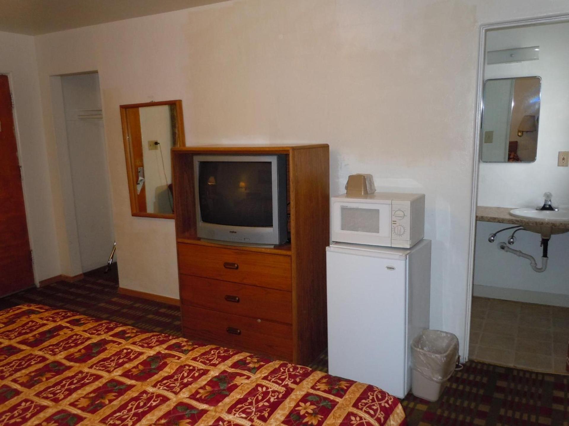 Value Inn photo 10