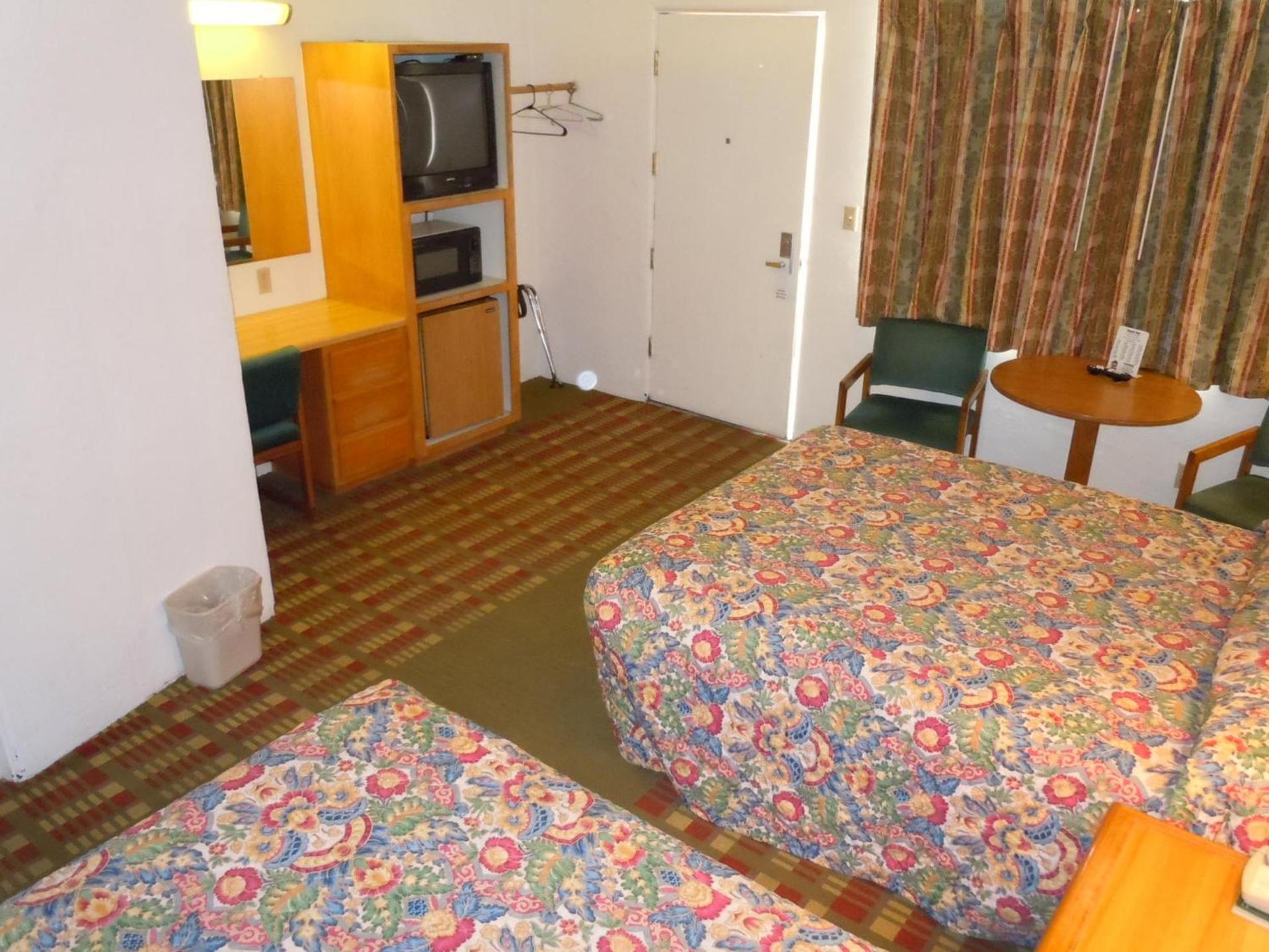Value Inn photo 24