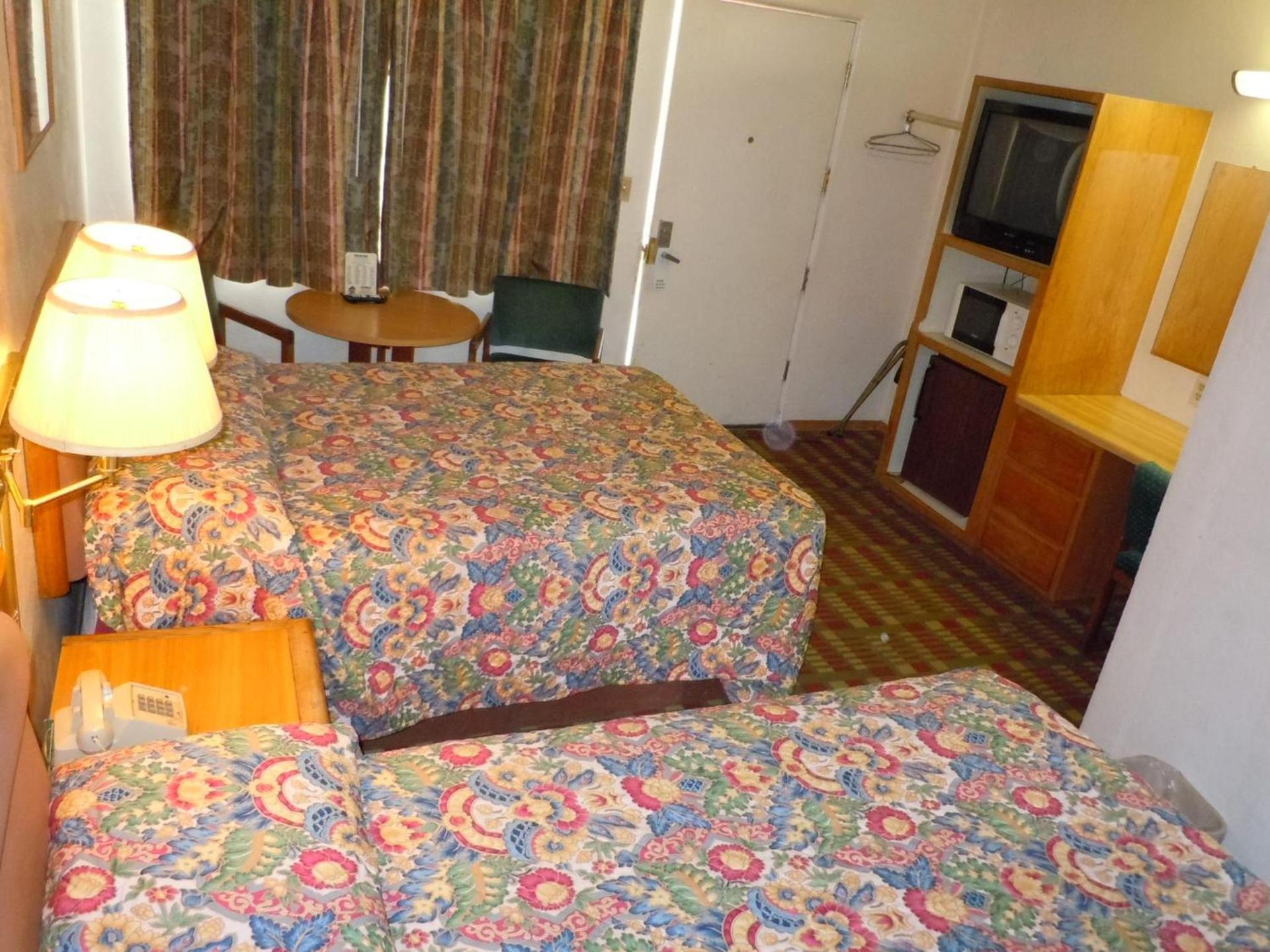 Value Inn photo 34