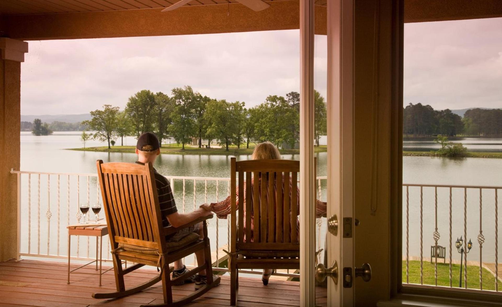Lookout Point Lakeside Inn photo 16