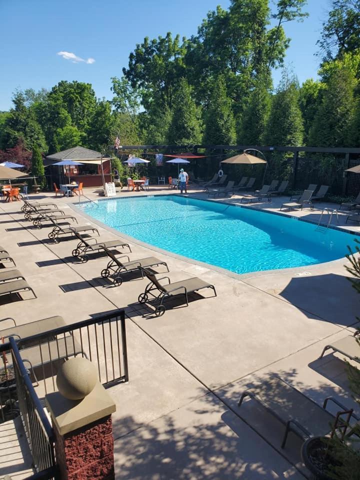 New Hope Inn & Suites photo 35