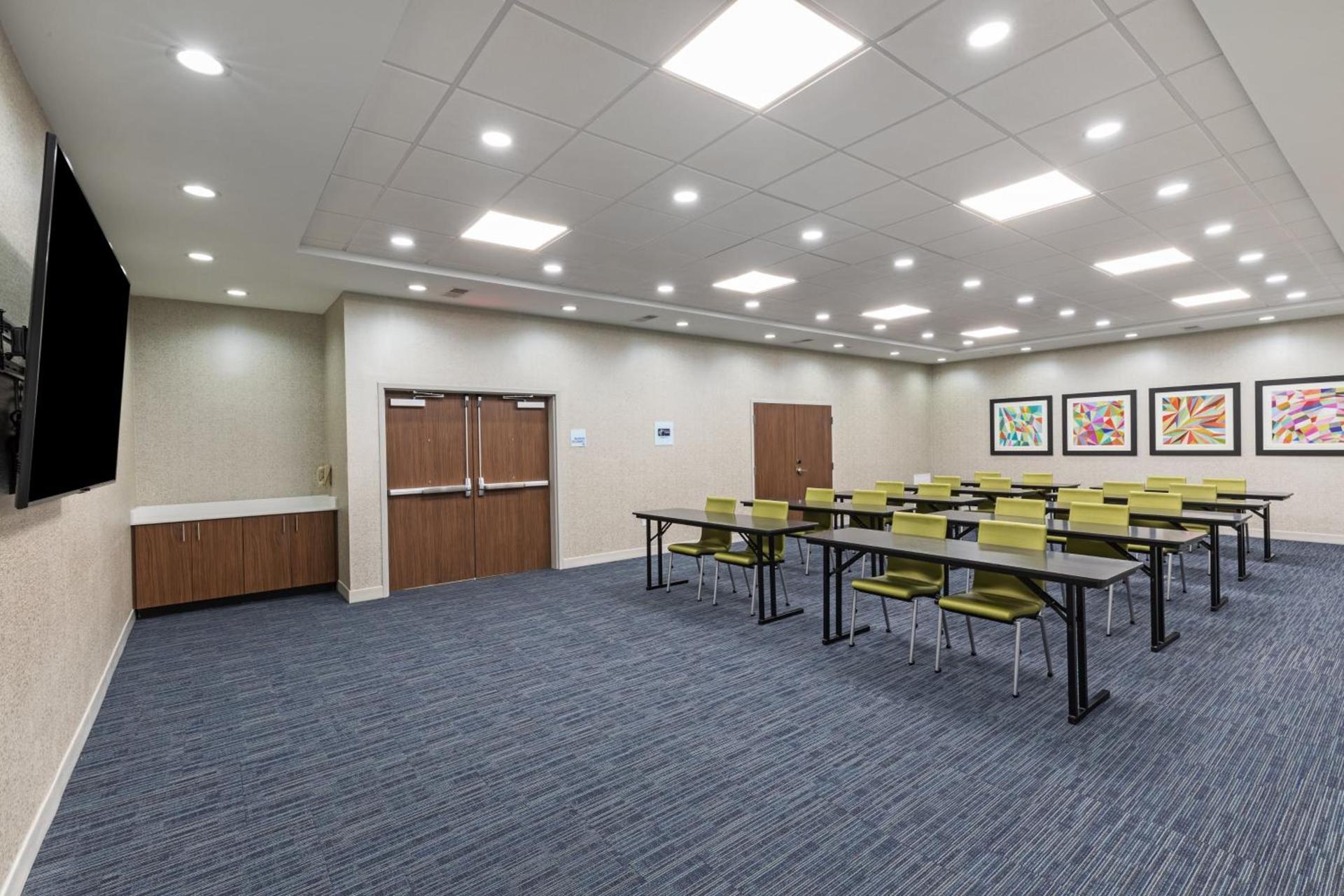 Holiday Inn Express & Suites Purcell by IHG photo 38