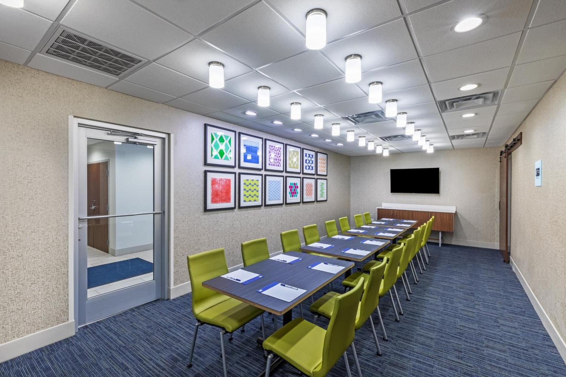 Holiday Inn Express & Suites Purcell by IHG photo 31
