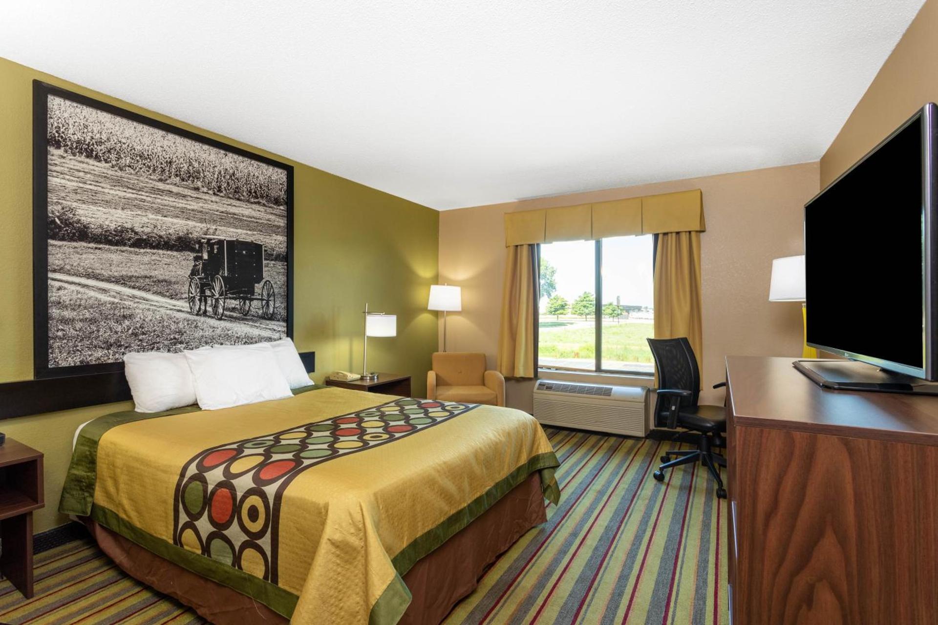 Super 8 by Wyndham Goshen photo 5