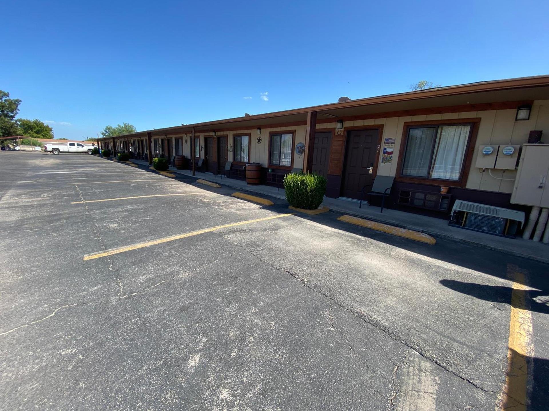 Americas Best Value Inn - Legend's Inn photo 17