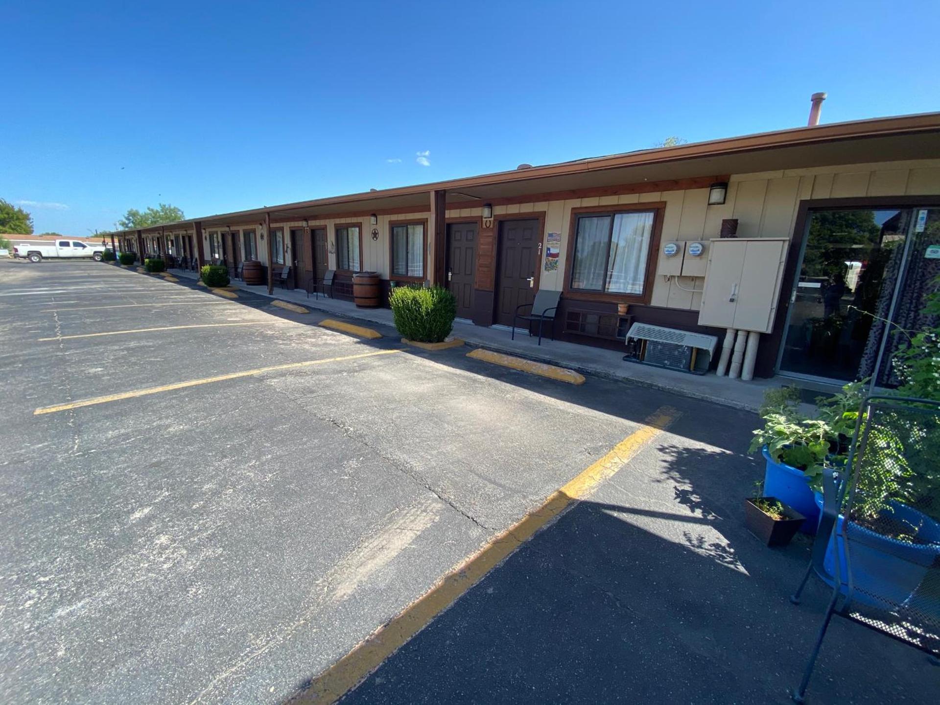 Americas Best Value Inn - Legend's Inn photo 18