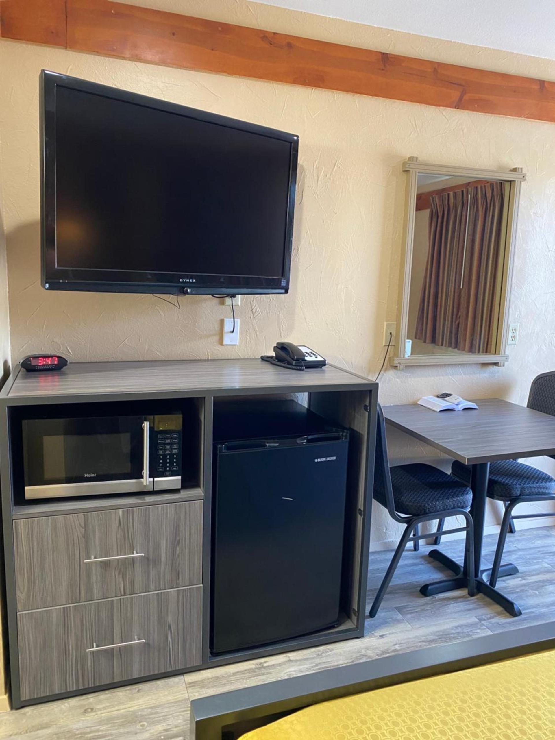 Americas Best Value Inn - Legend's Inn photo 20
